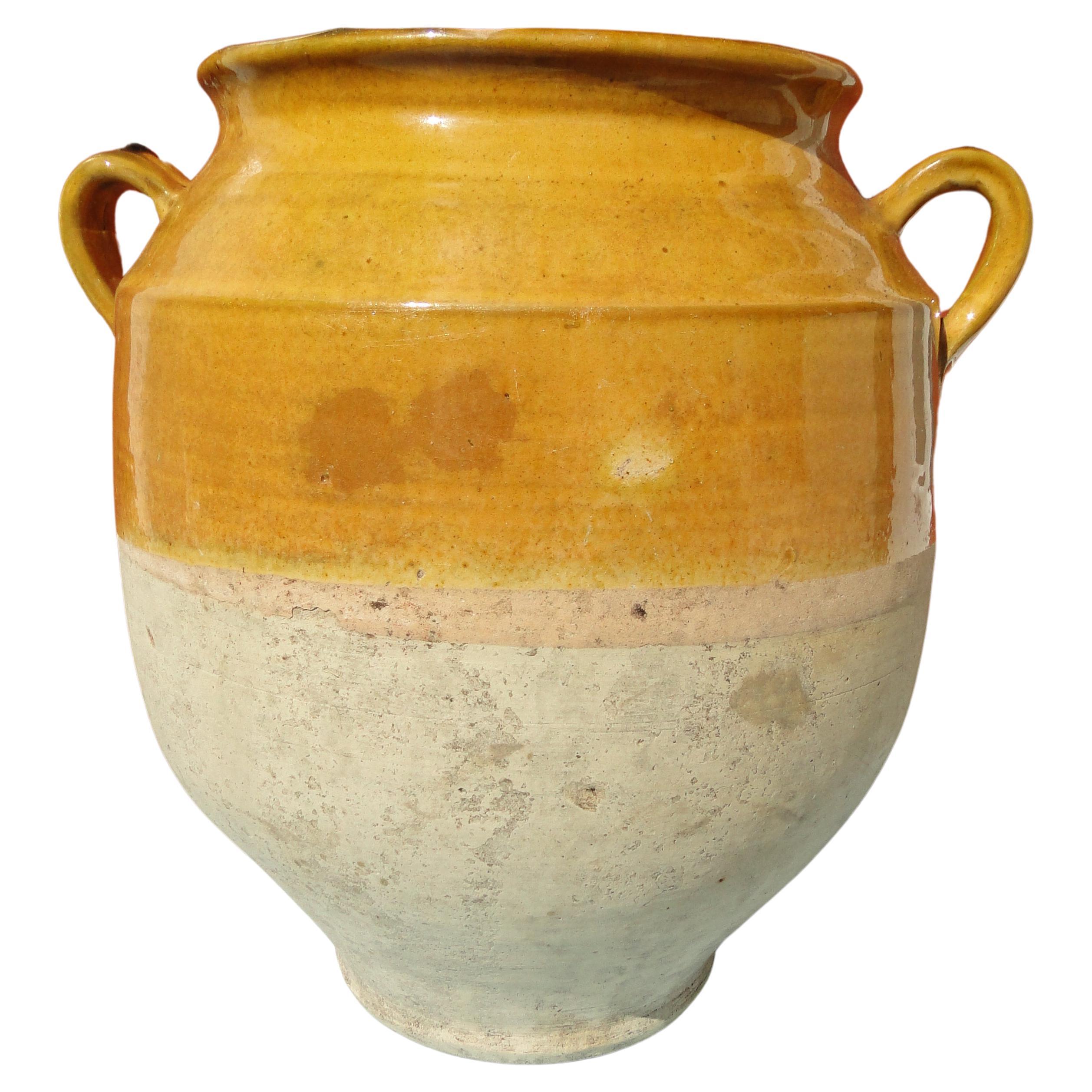  Pot d'art français ancien rouge confit, faïence jaune, poterie jaune, France