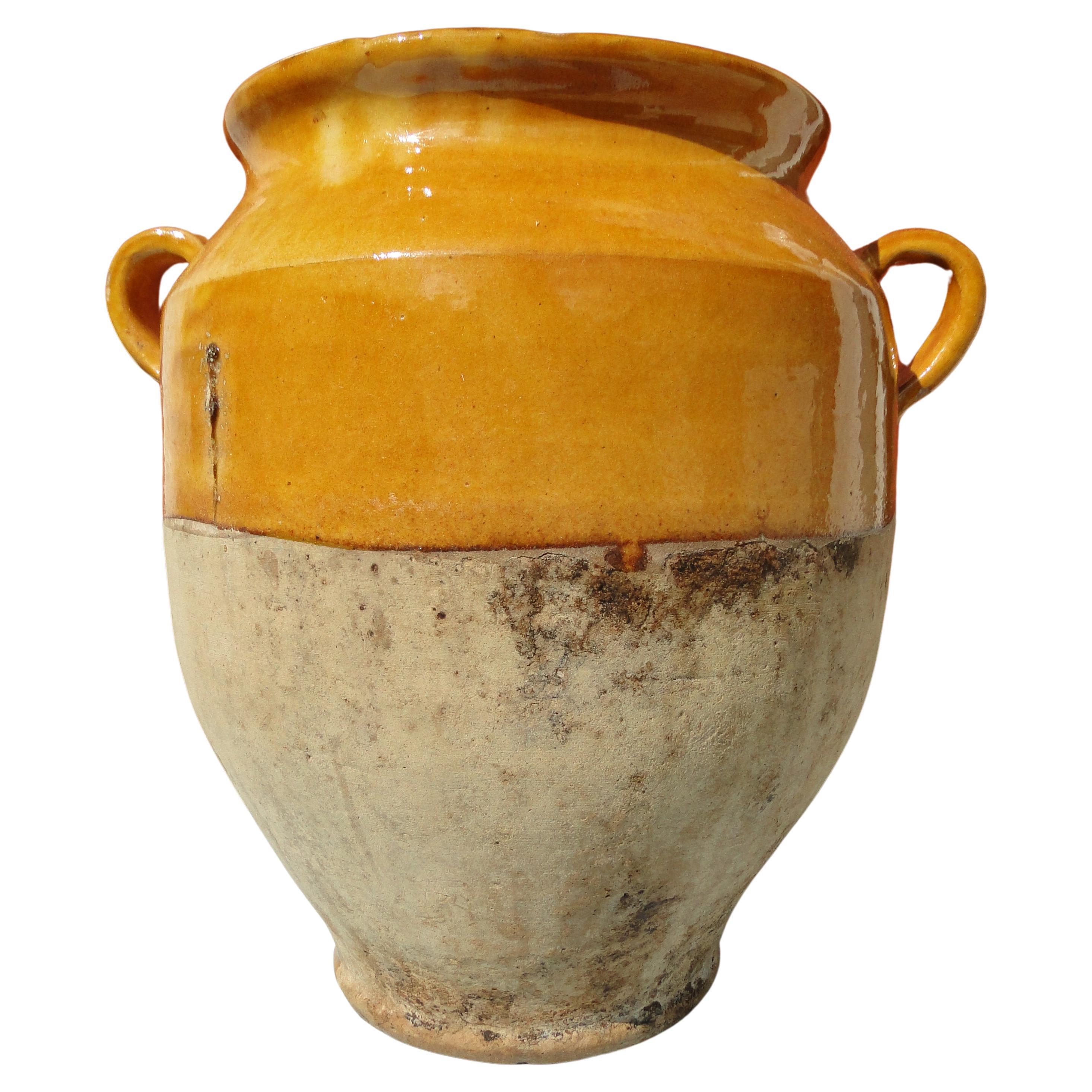  Pot d'art français ancien rouge confit, faïence jaune, poterie jaune, France