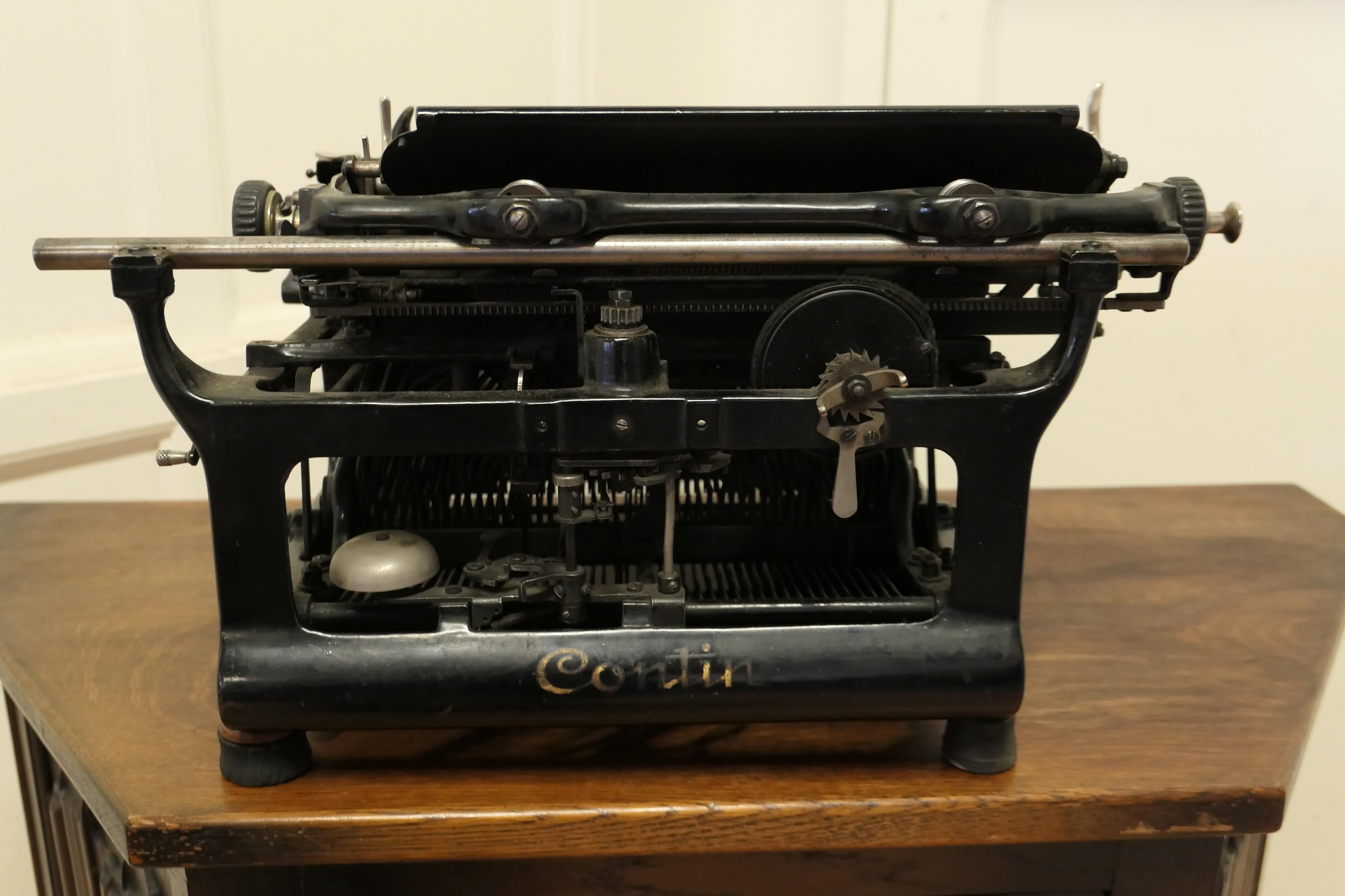French Antique Contin Typewriter from the, 1940s In Good Condition For Sale In Chillerton, Isle of Wight