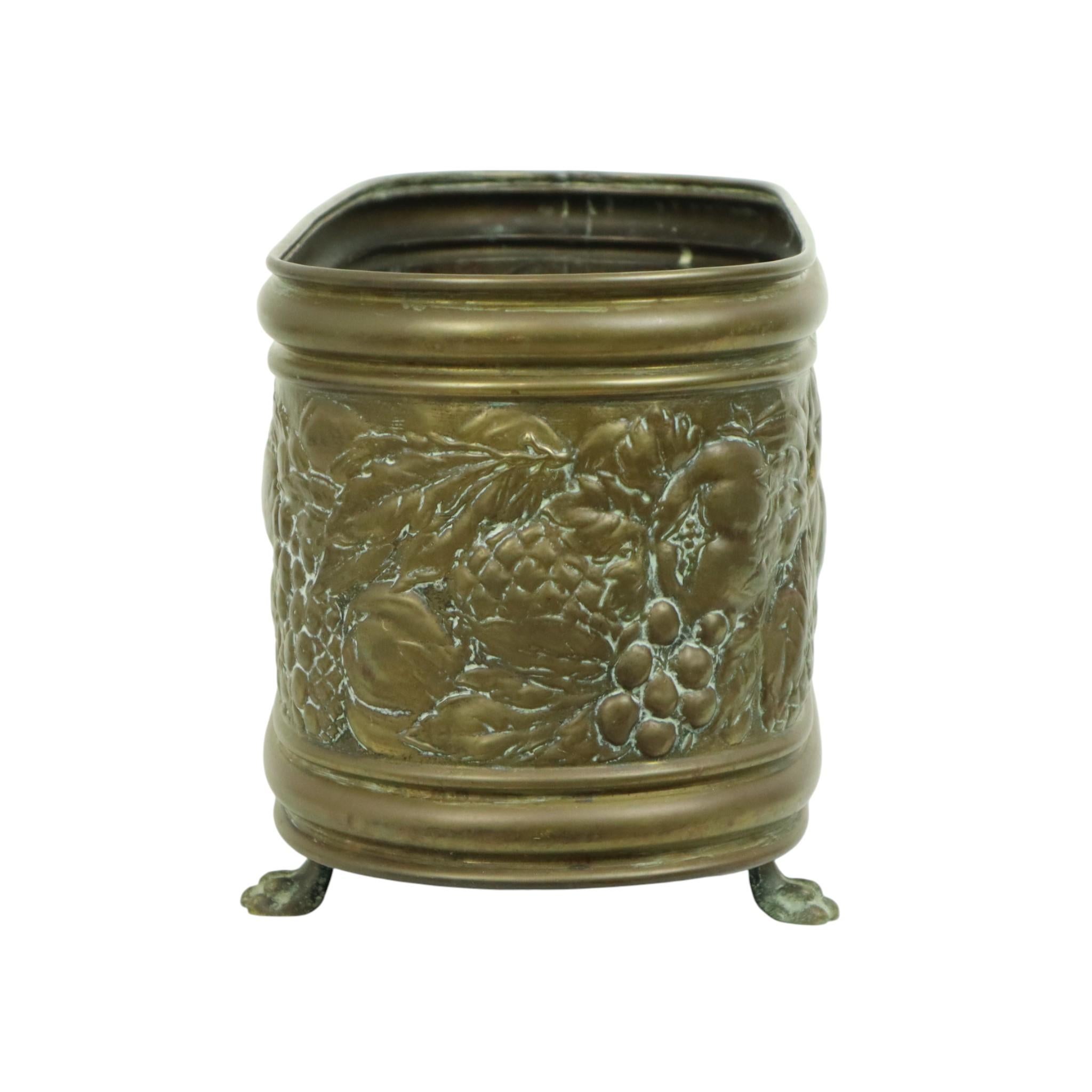 Francese Antique French, fioriera in rame del XIX secolo in vendita