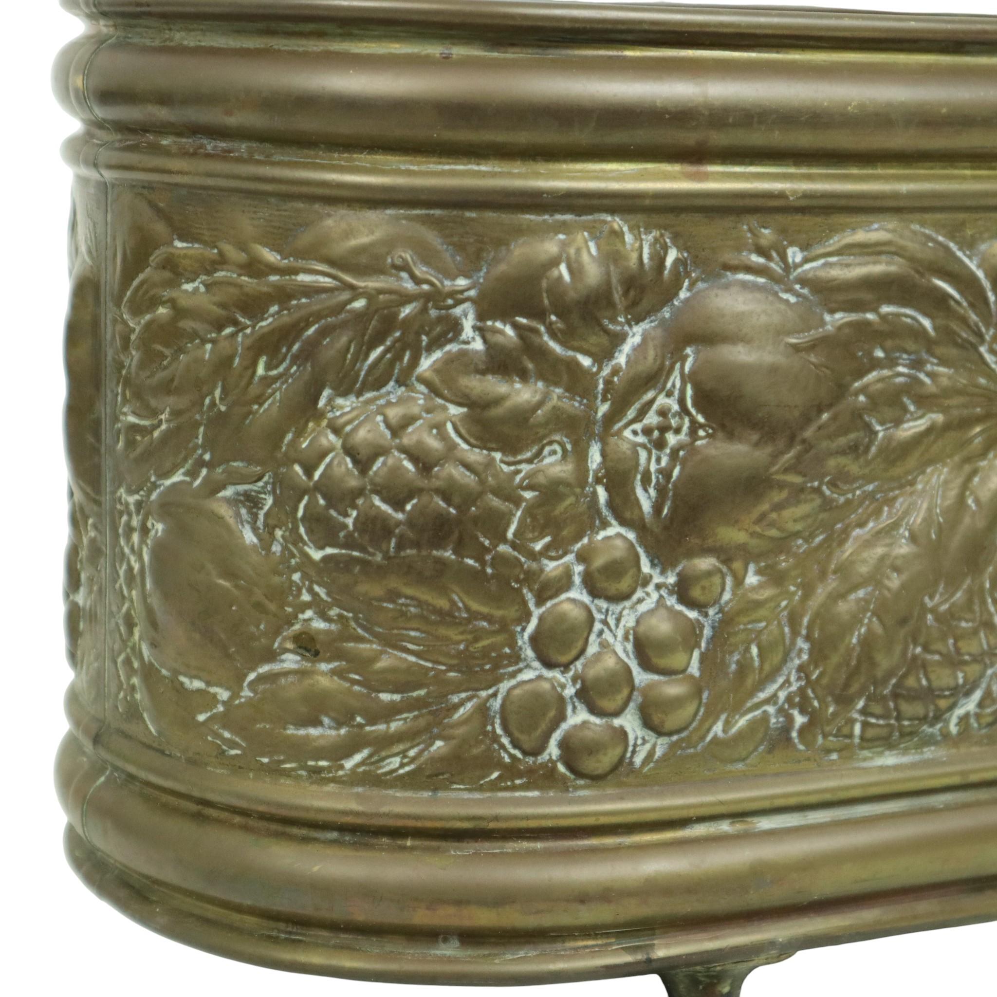 Ottone Antique French, fioriera in rame del XIX secolo in vendita