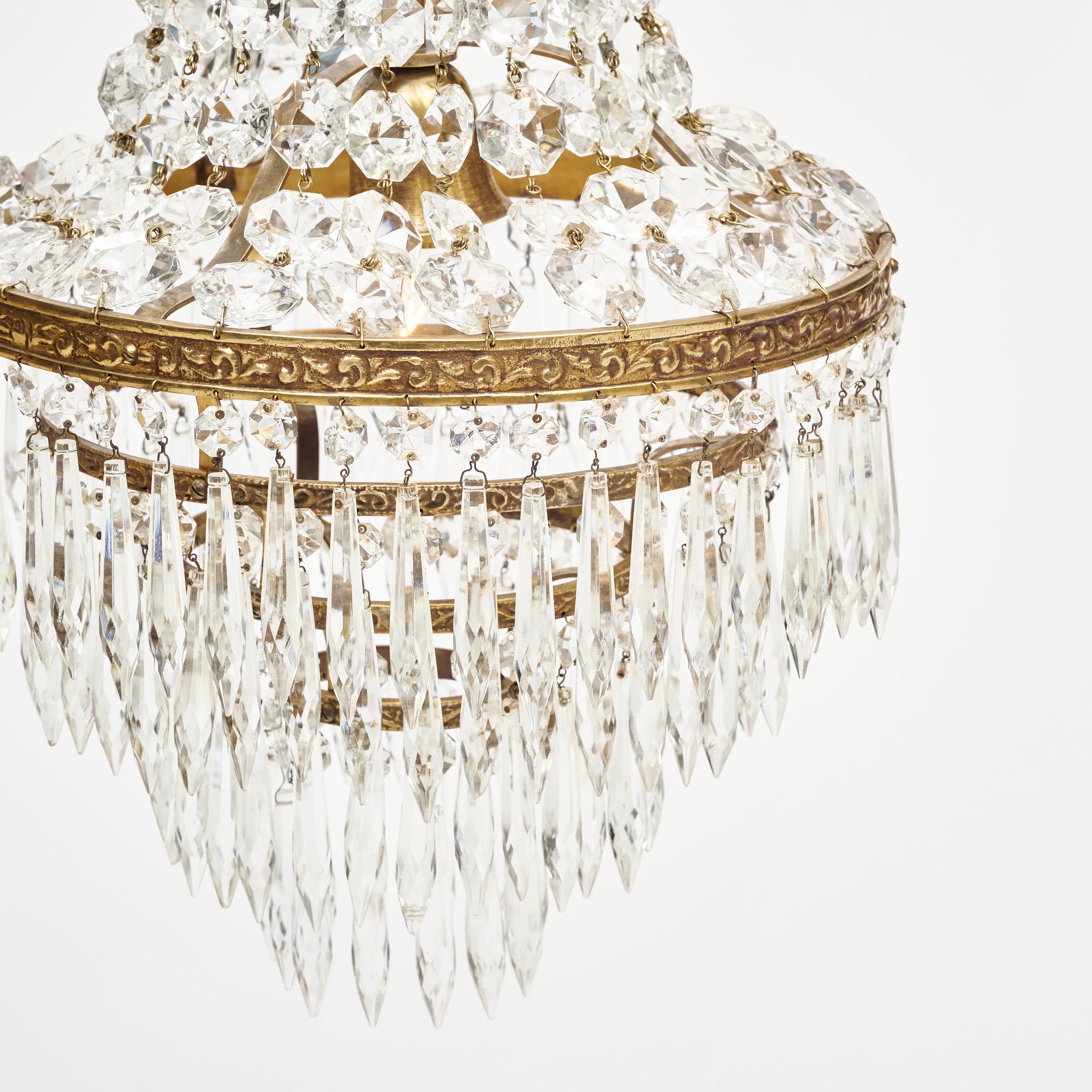 Ottone French Antique Crystal Chandelier in vendita