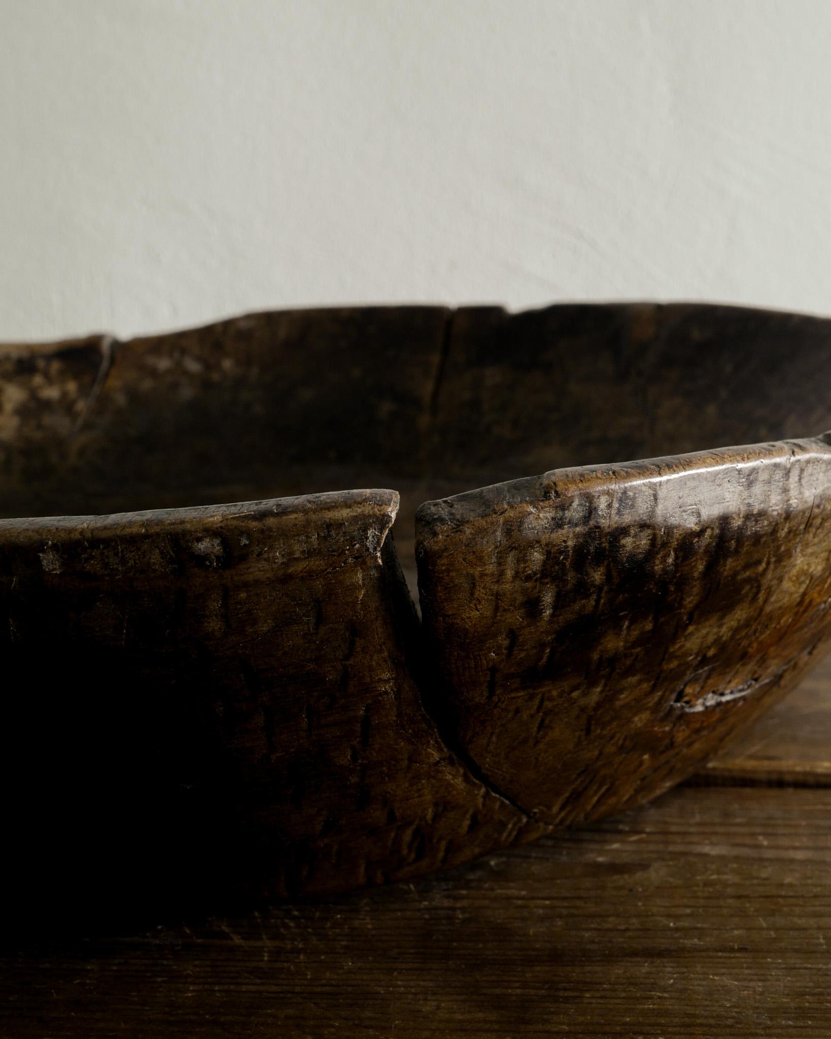 French Antique Dark Brown Wooden Bowl Tray in Oak Produced in France Early 1800s In Good Condition For Sale In Stockholm, SE