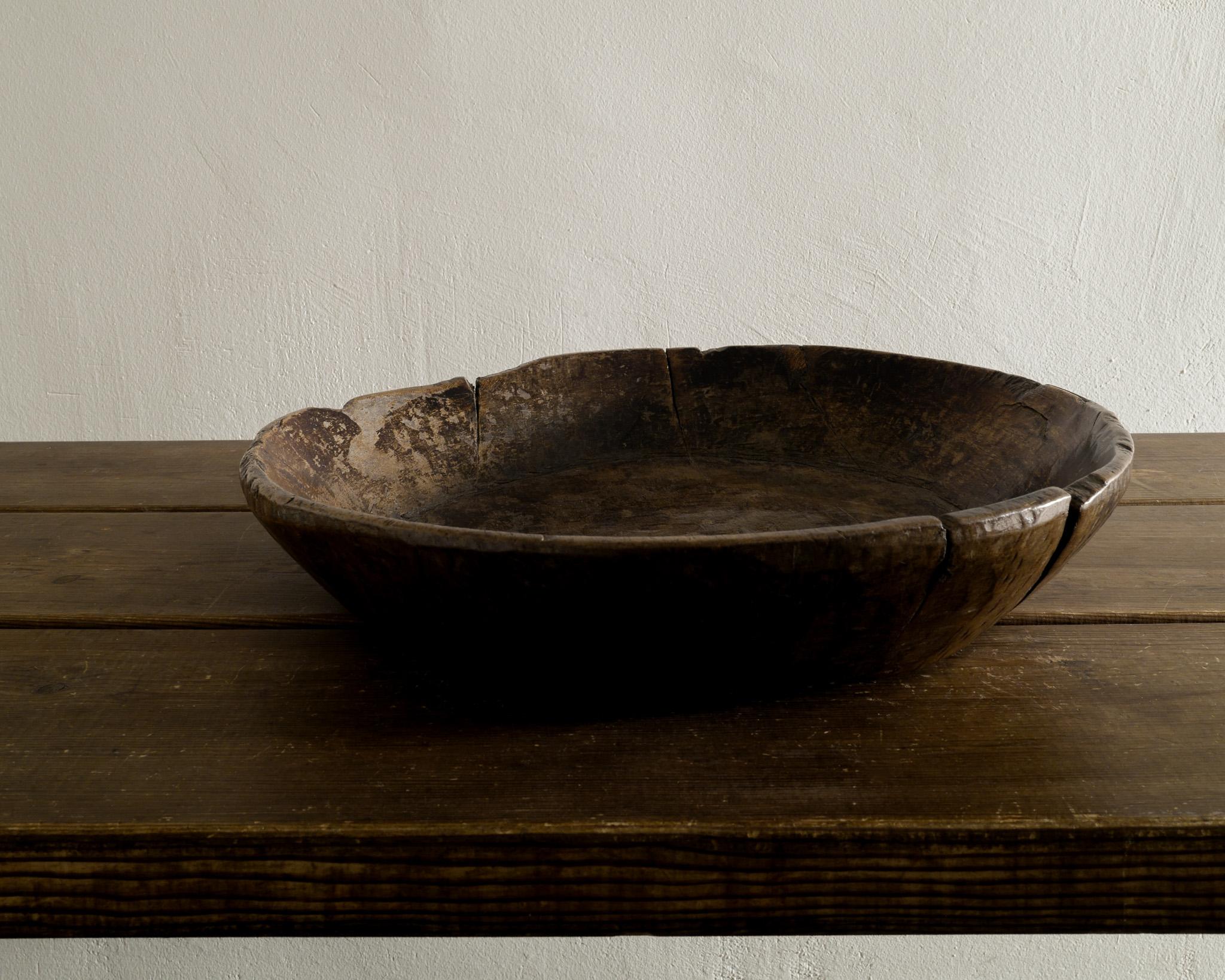 19th Century French Antique Dark Brown Wooden Bowl Tray in Oak Produced in France Early 1800s For Sale