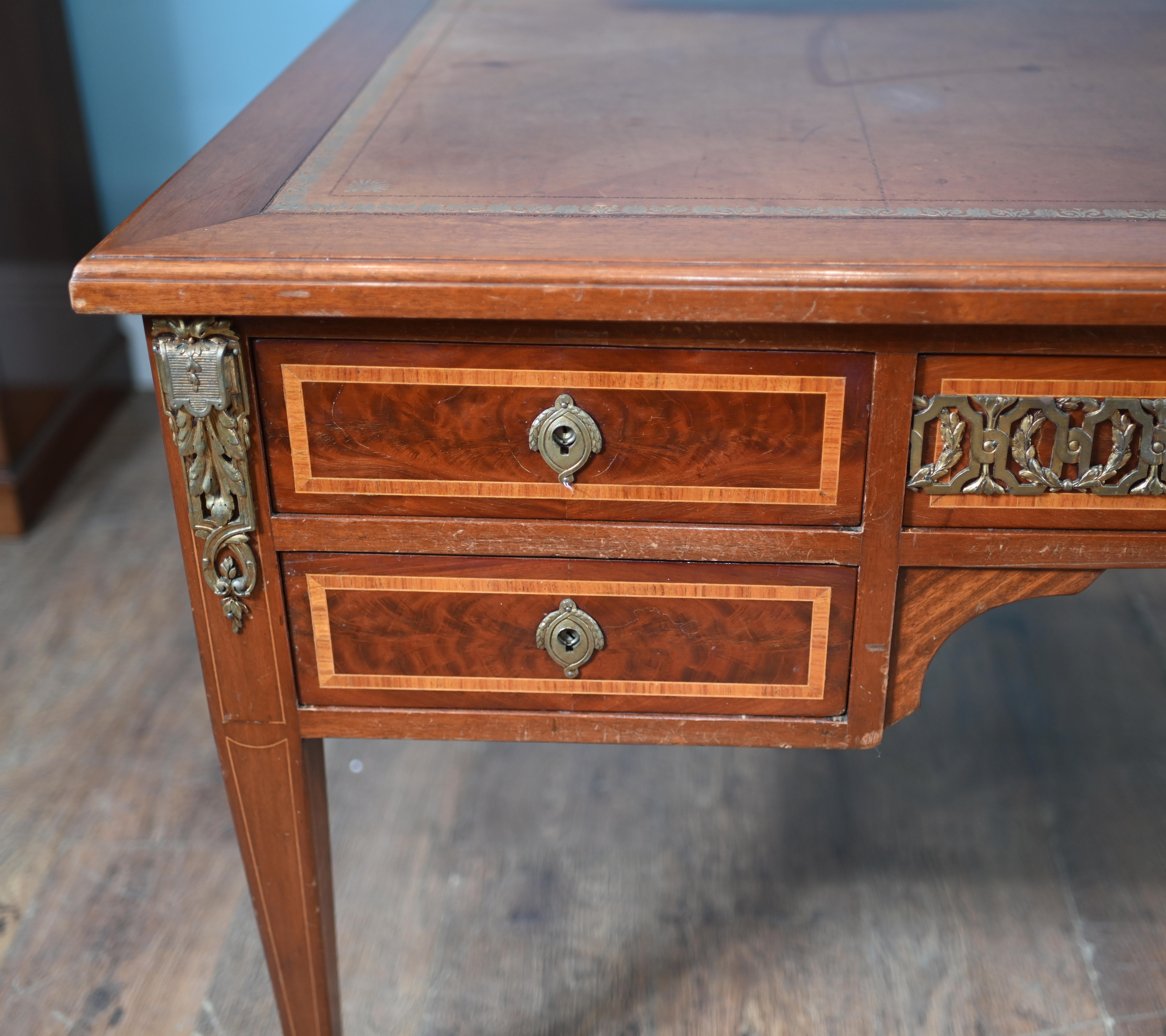 Fine XIX secolo Antique French Desk Directoire Bureau Plat 1880 in vendita