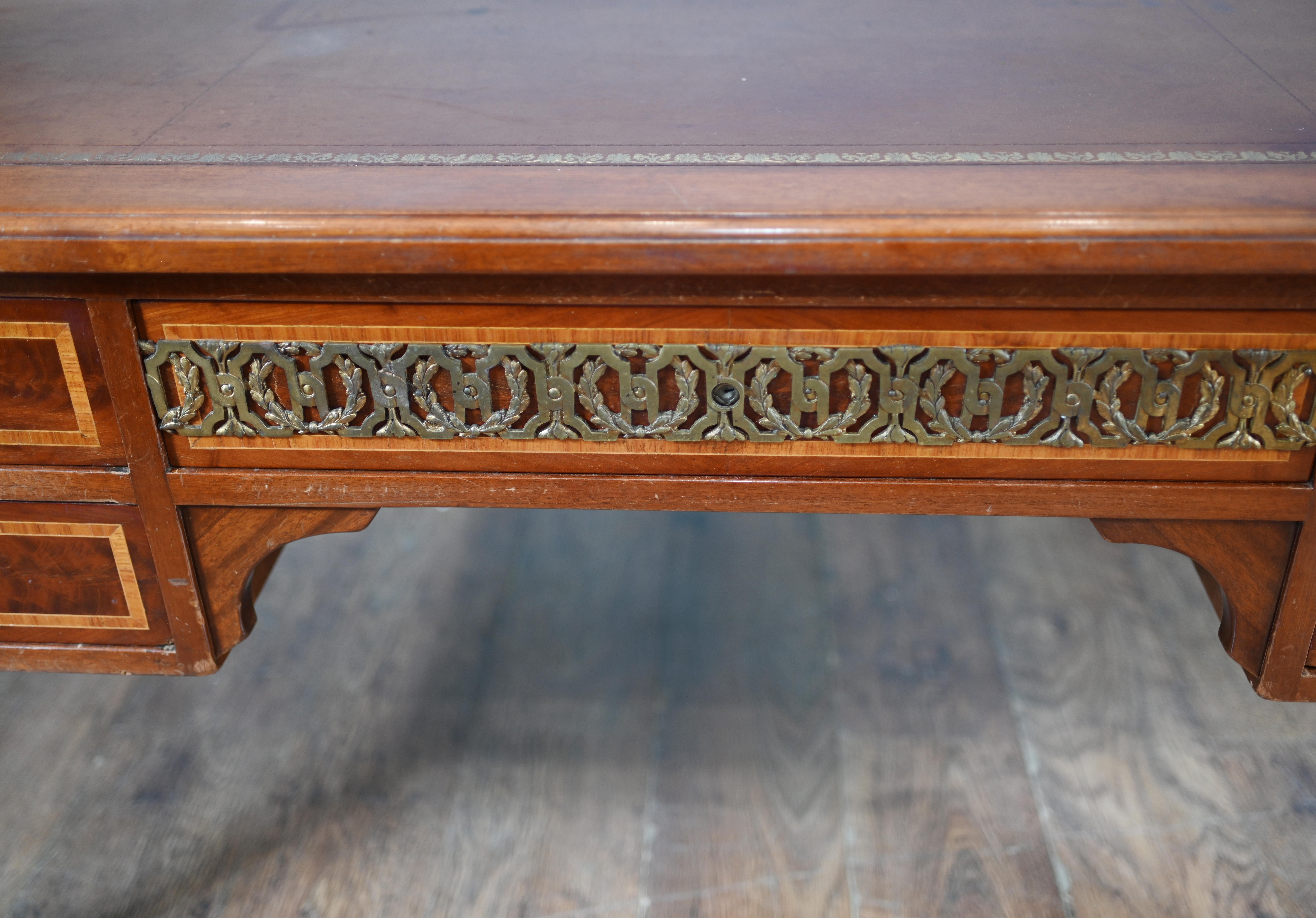 Legno dorato Antique French Desk Directoire Bureau Plat 1880 in vendita