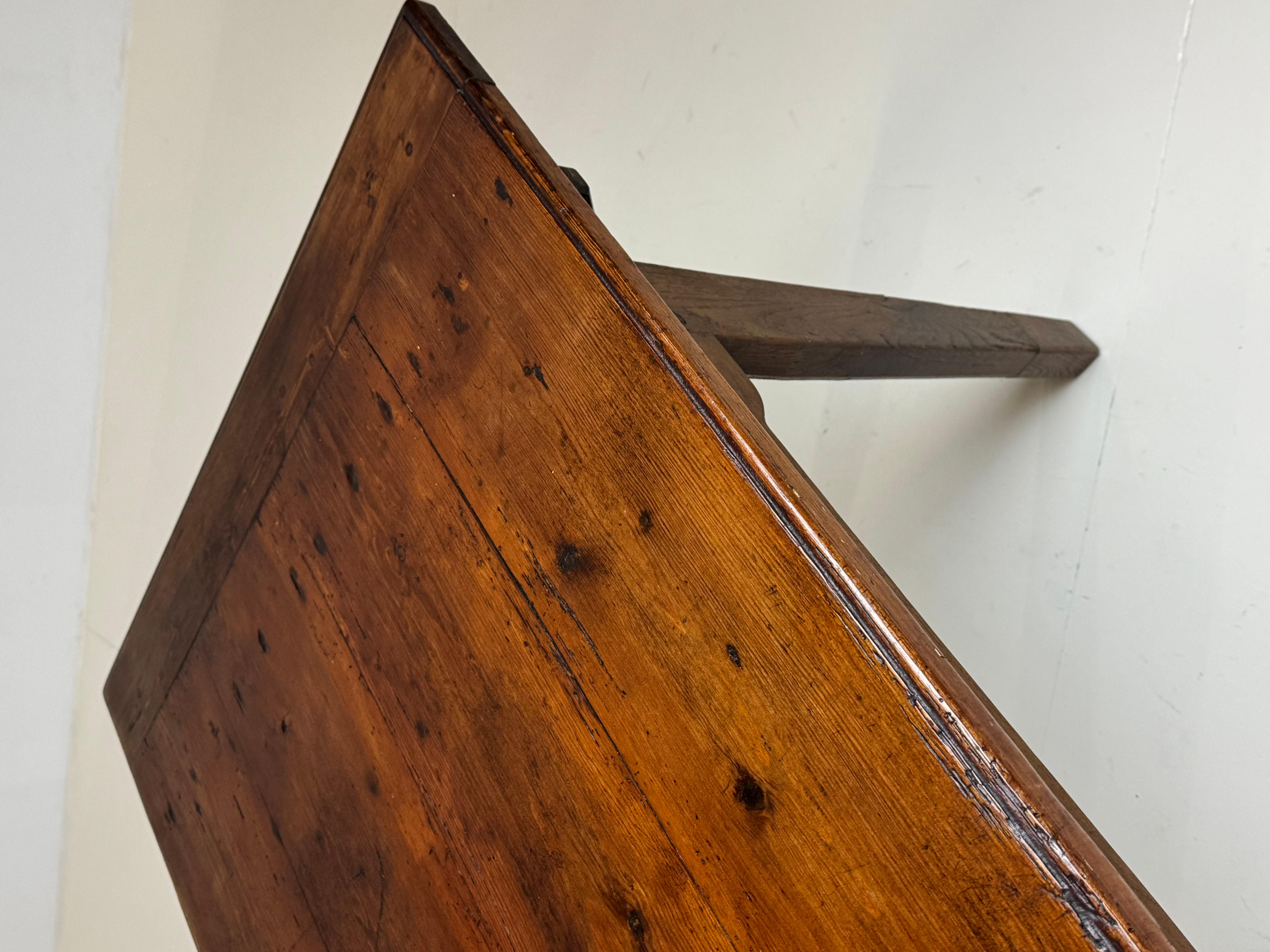 Table de salle à manger Antique French, 235 cm Bon état - En vente à MILL, NL