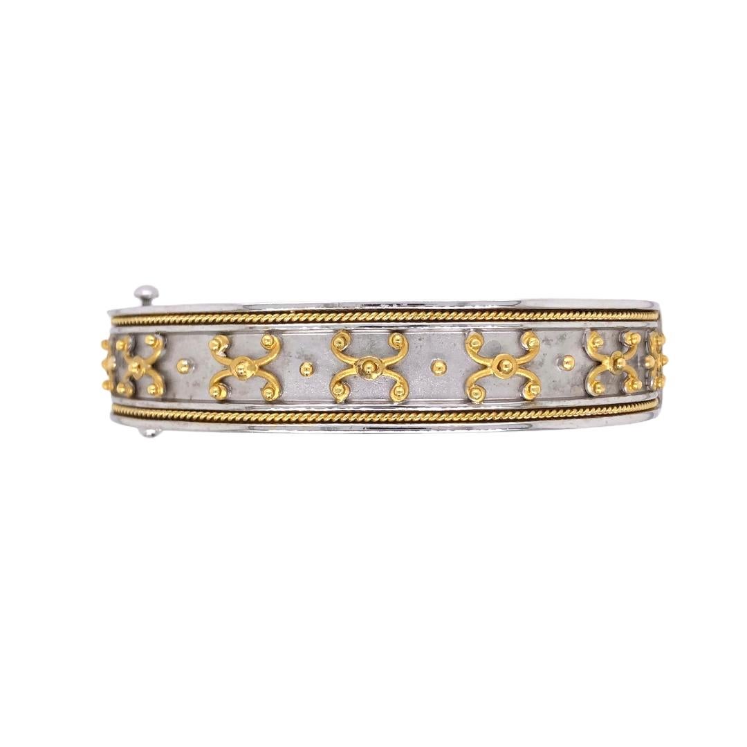 French Antique Emerald Diamond Bangle in 18 Karat Yellow White Gold, circa 1970 For Sale 3