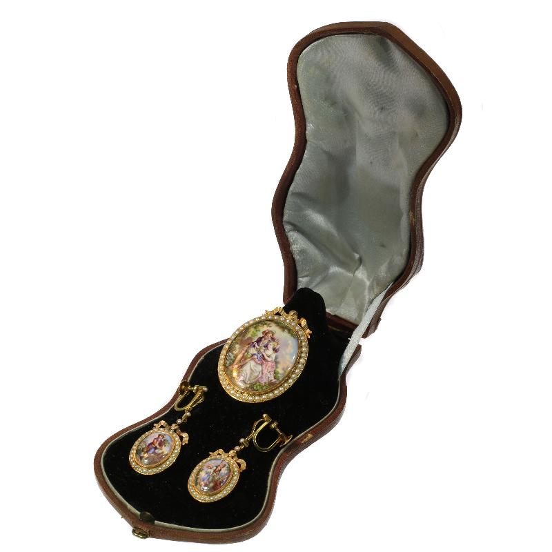 French Antique Enamel Miniature & Pearl 18 Karat Yellow Gold Set Earrings Brooch 8