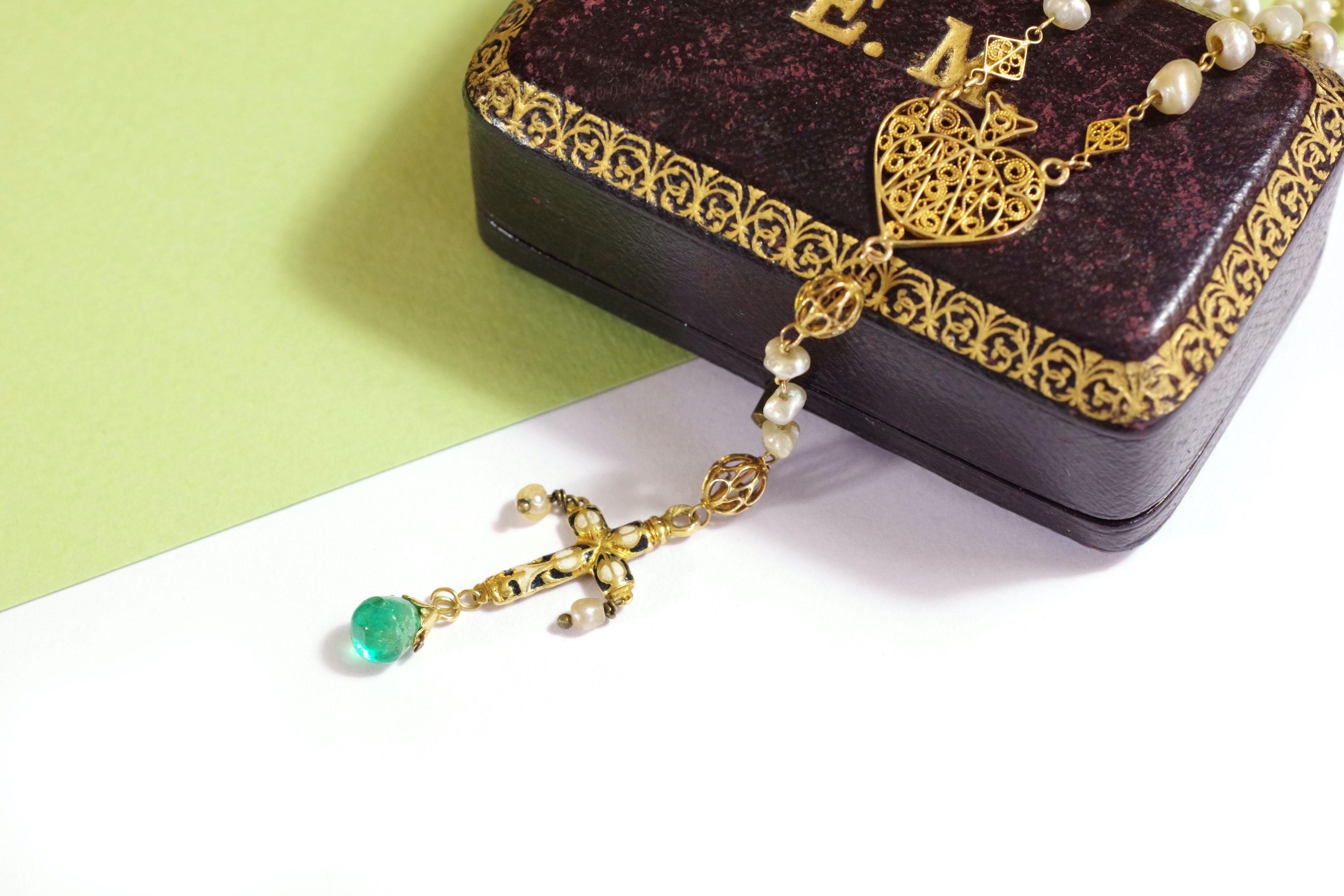 Women's or Men's French Antique Enamelled 18k Gold Emerald and Pearls Rosary