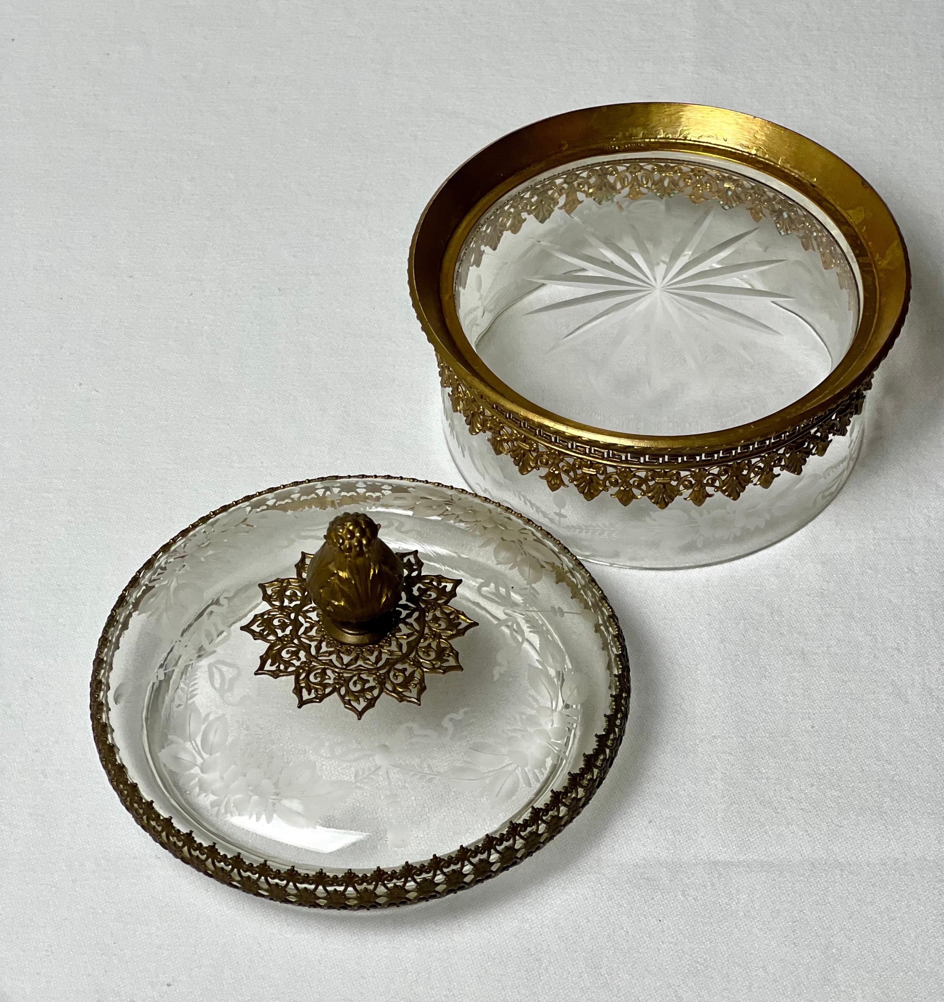 French Antique Etched and Faceted Crystal Lidded Boxes with Bronze Ormolu, Pair For Sale 5