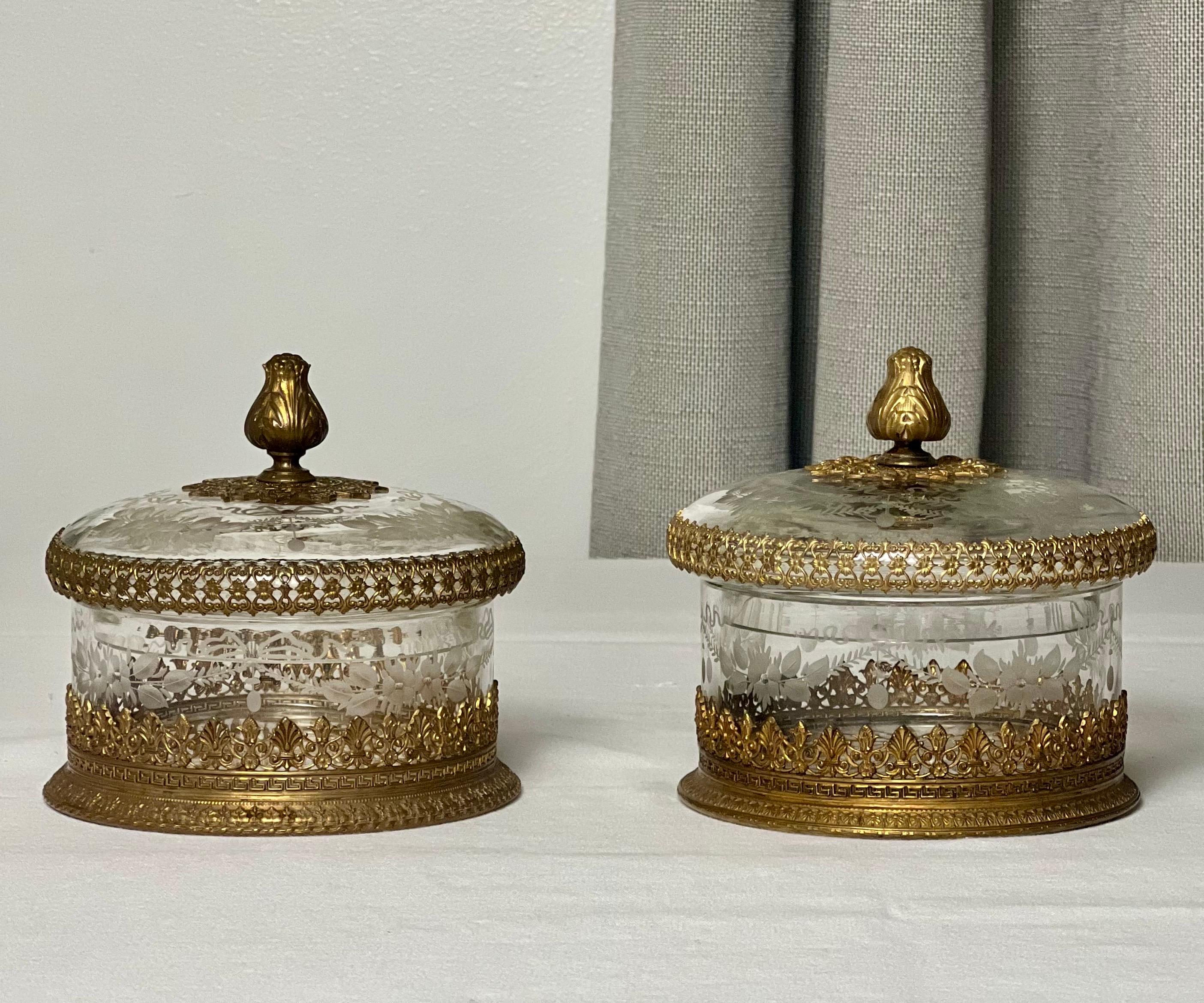 French Antique Etched and Faceted Crystal Lidded Boxes with Bronze Ormolu, Pair For Sale 8
