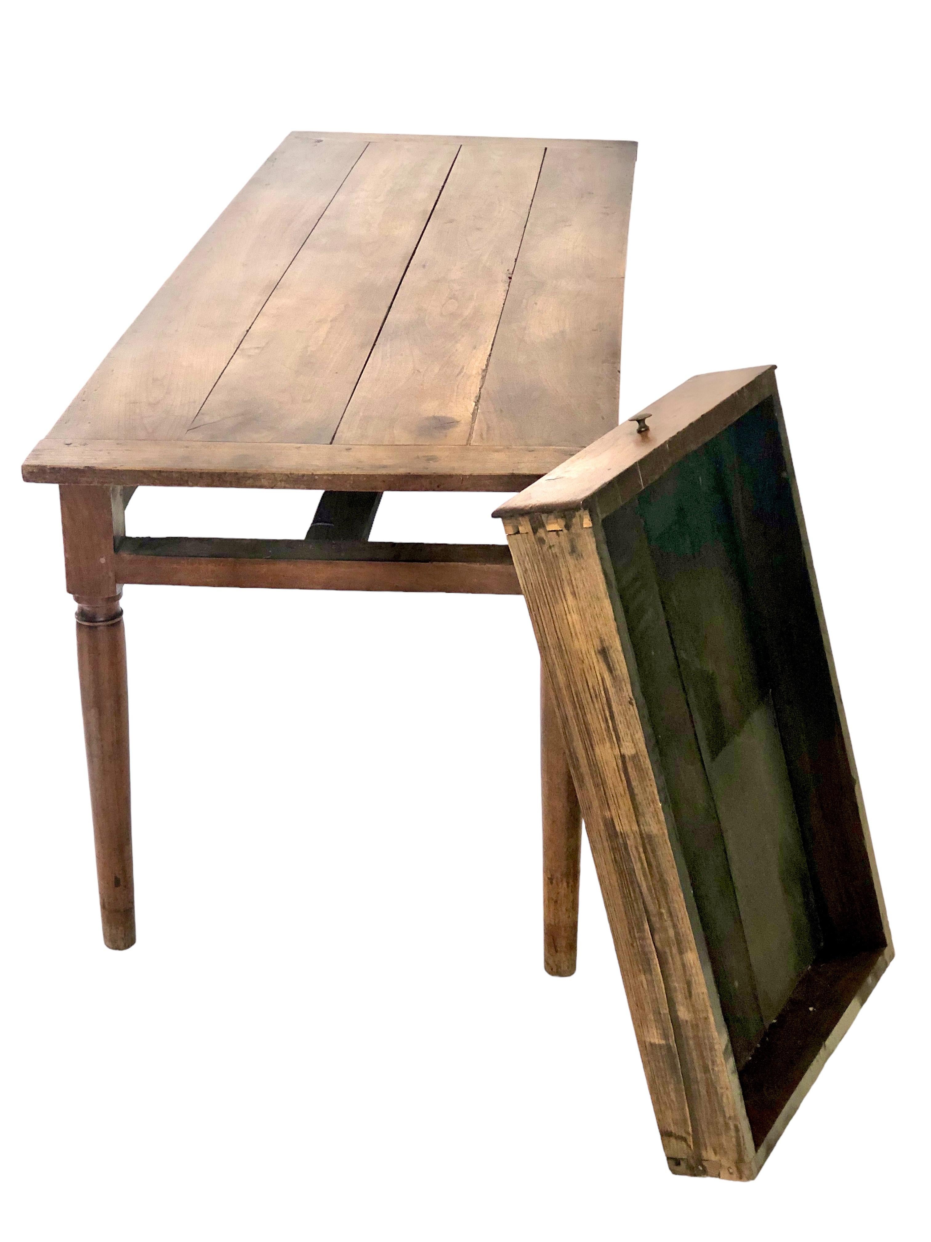 French Antique Farmhouse Table In Good Condition In LA CIOTAT, FR