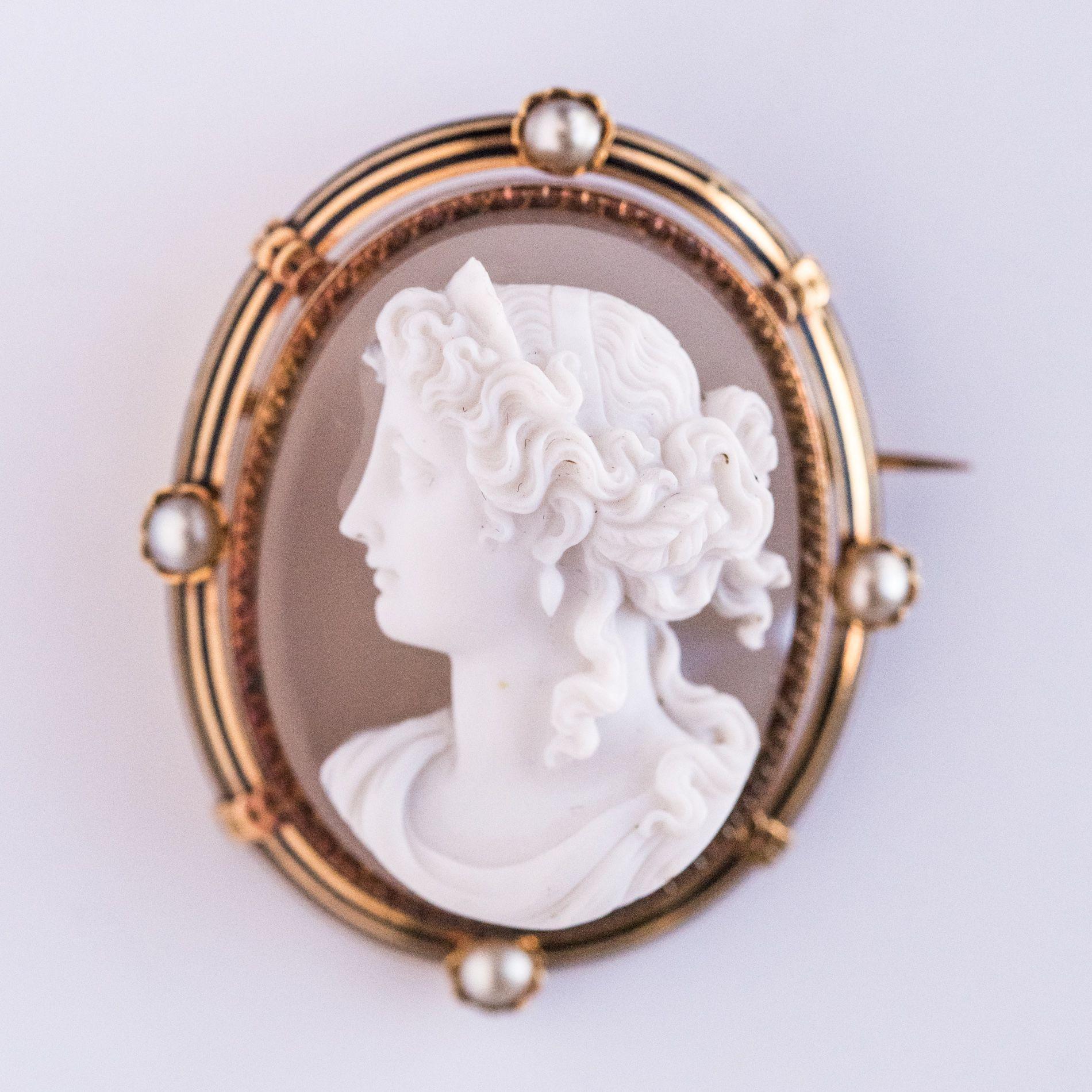 French Antique Fine Pearls and Agate Cameo Brooch 7