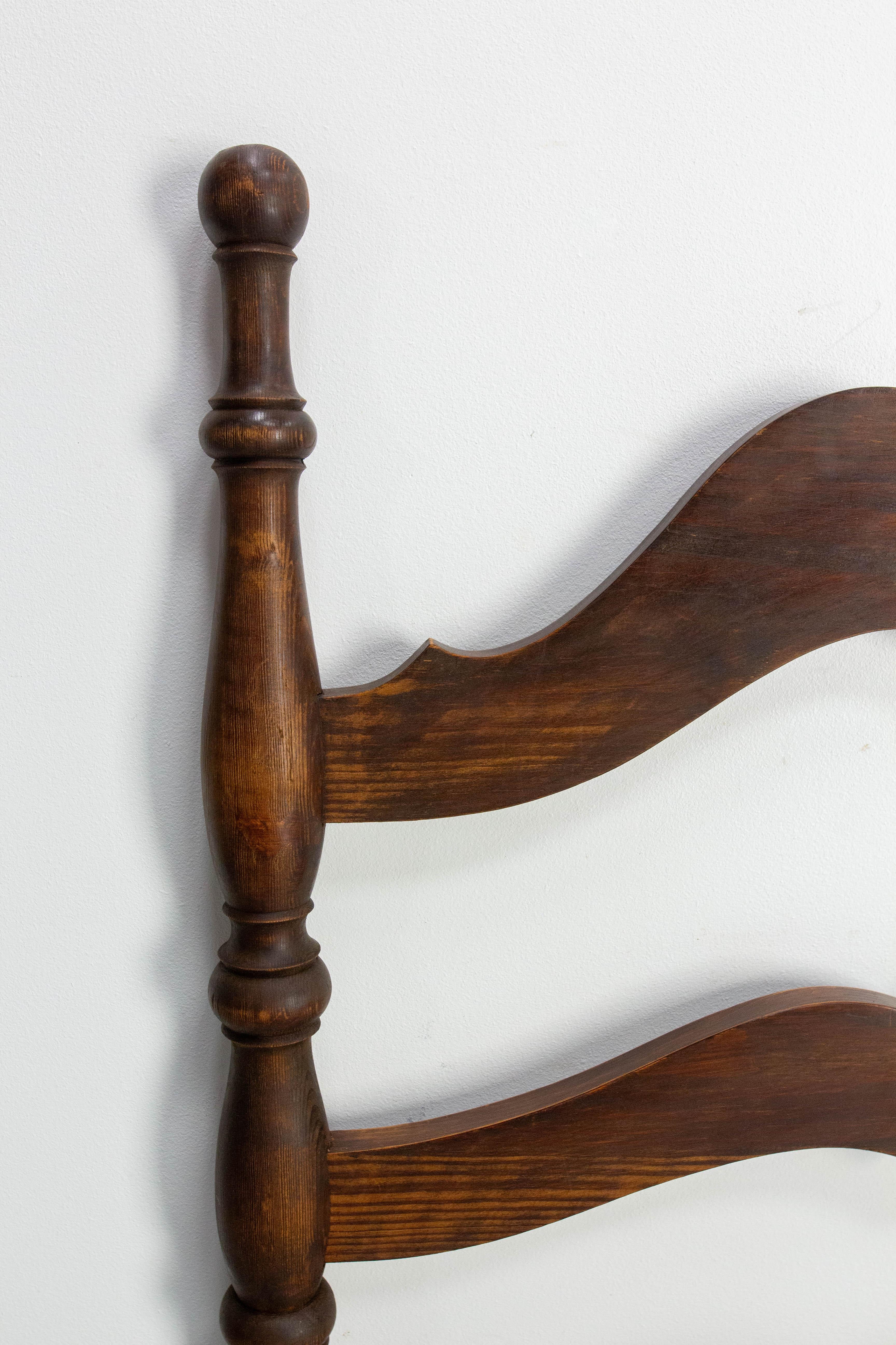 Abete Testata francese in legno di abete antico per letto matrimoniale del 1940 circa in vendita