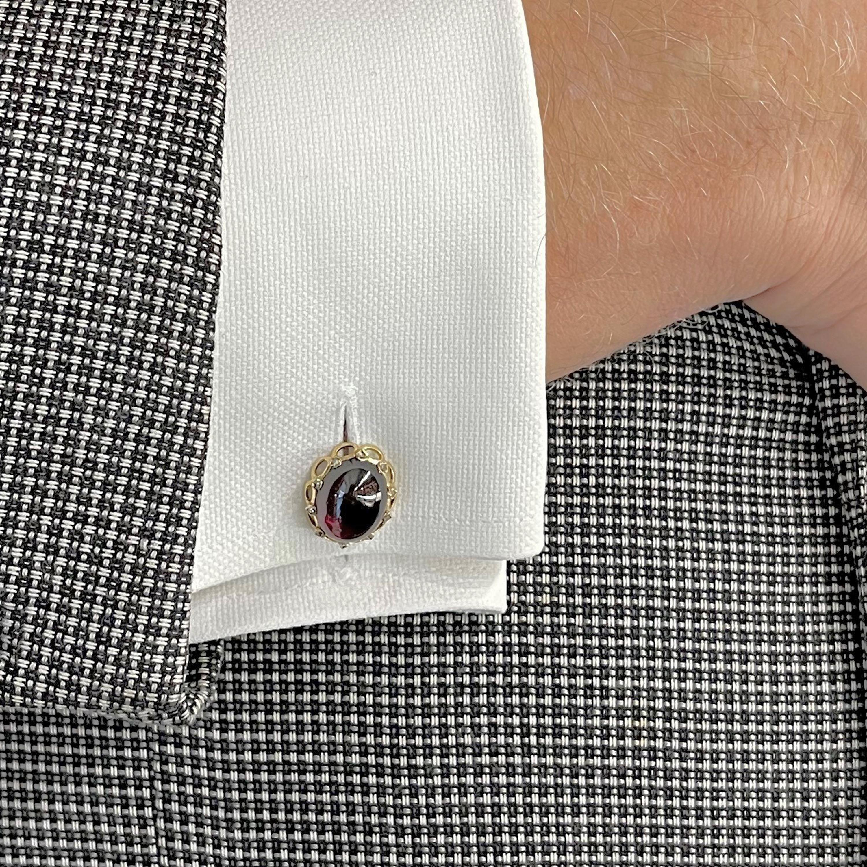 Belle Époque French Antique Garnet, Diamond and Gold Cufflinks, Circa 1900 For Sale