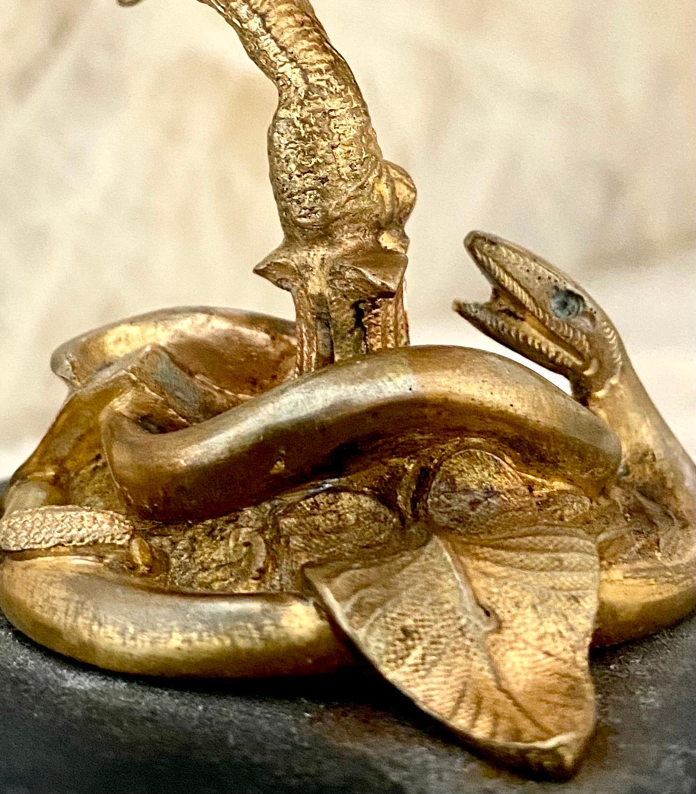Antike französische antike Trinkettschale aus vergoldeter Bronze und Perlmutt, 19. Jahrhundert im Angebot 13