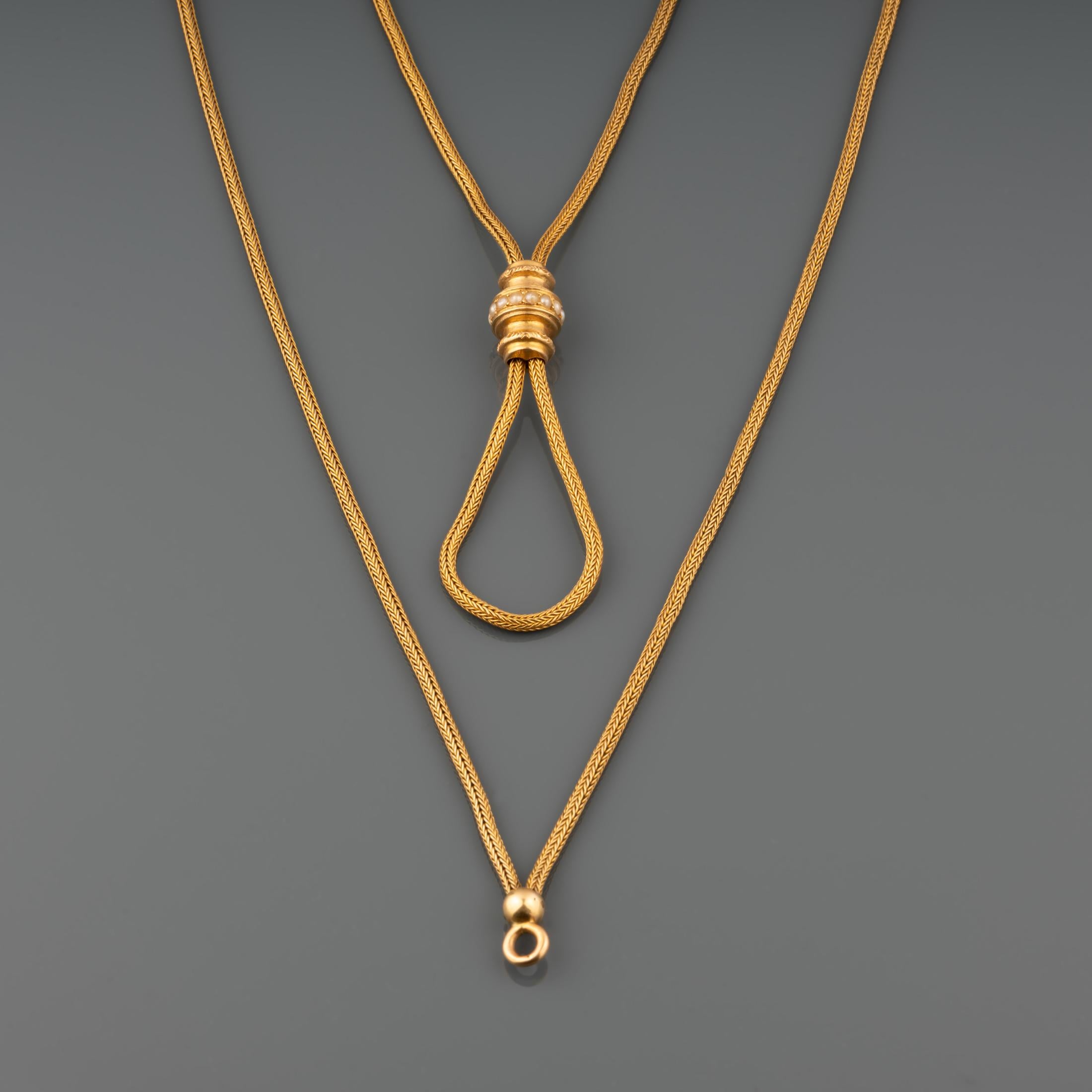 A very lovely antique chain made in France circa 1890.

Made in yellow gold 18k: eagle head and rhino head hallmarks.

The length is 146cm.

Weight: 41.40 grams.