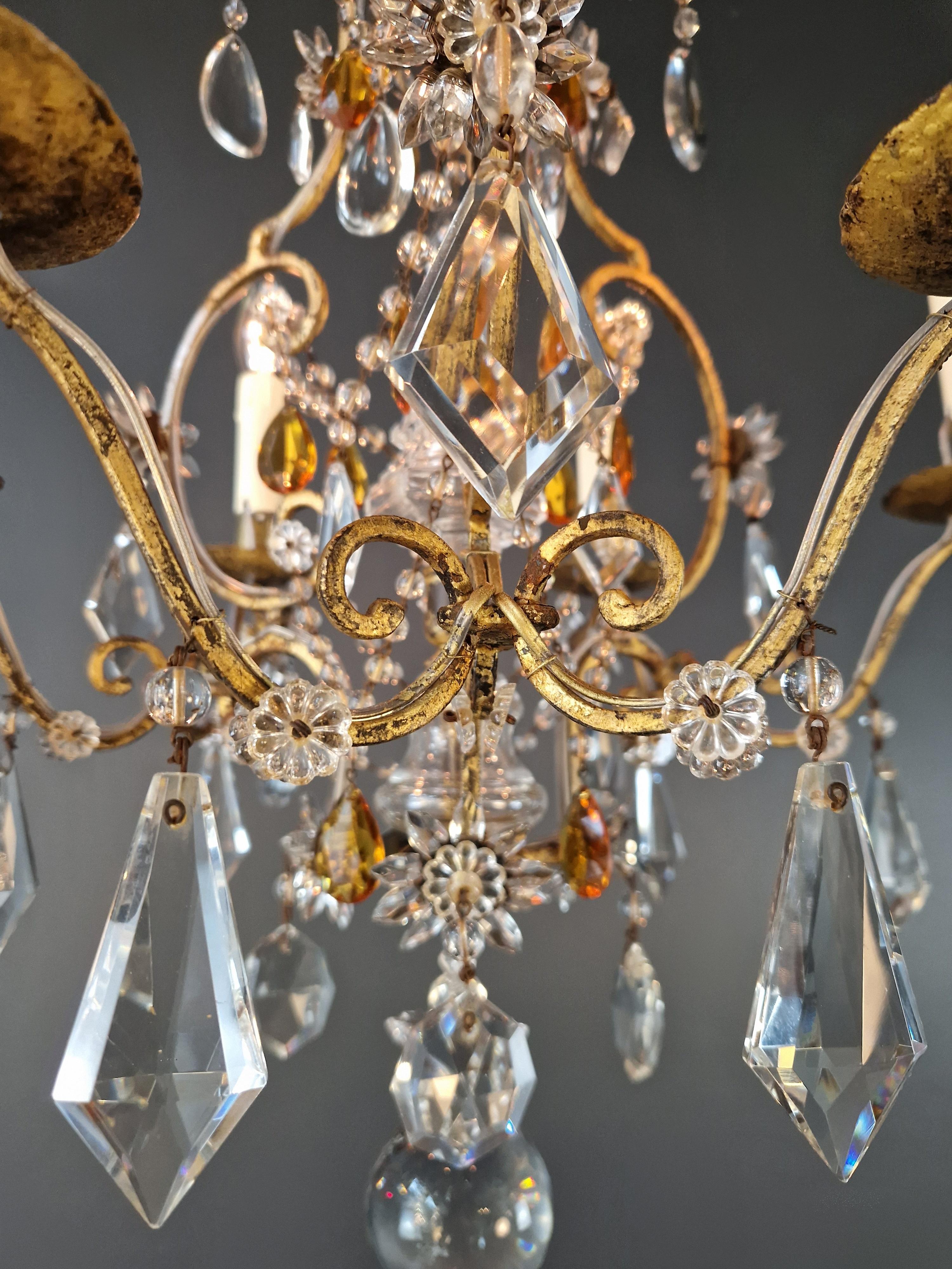 Fatto a mano Lampadario antico storicista francese del 1880 circa in ferro dorato con cristalli d'ambra in vendita