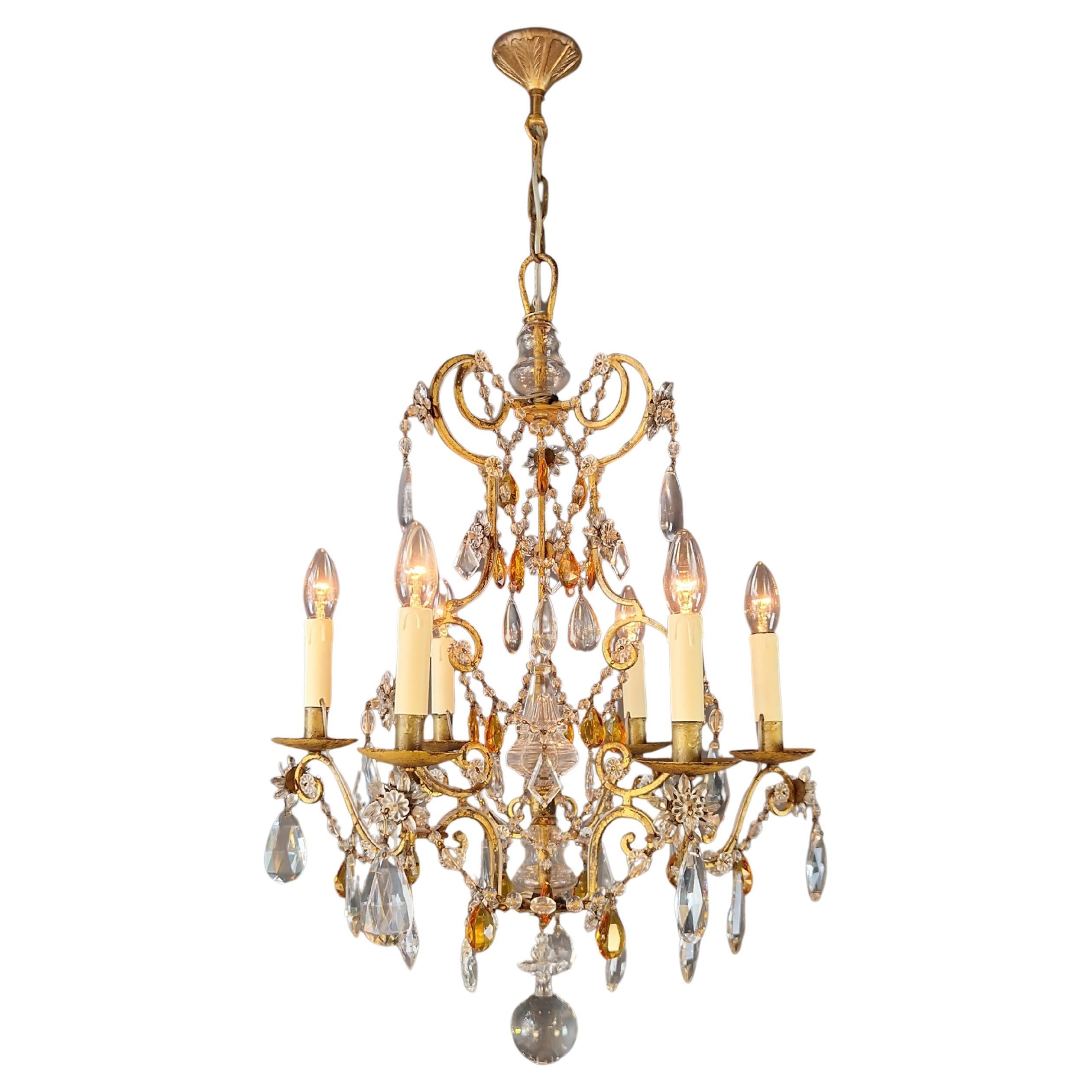 Lampadario antico storicista francese del 1880 circa in ferro dorato con cristalli d'ambra in vendita