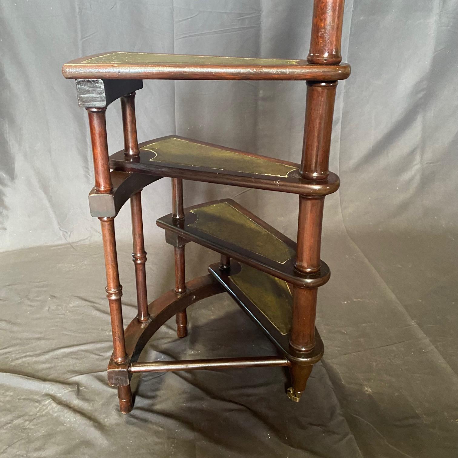 French Antique Library Staircase with Leather Treads In Good Condition In Hopewell, NJ