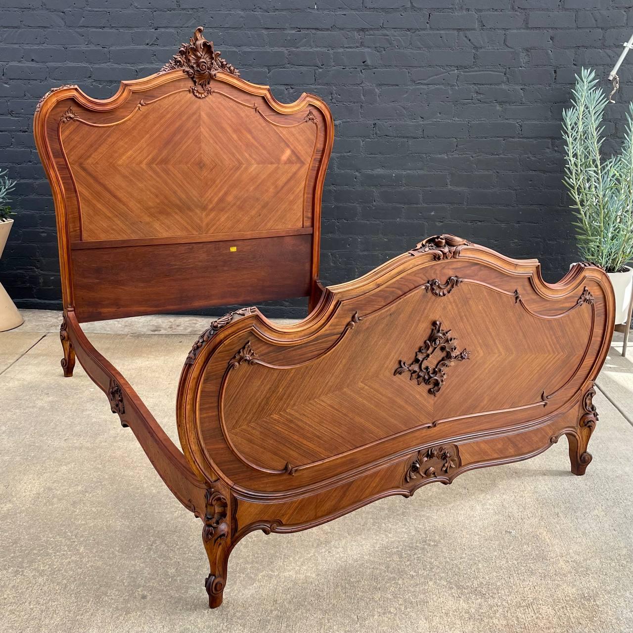 French Antique Louis VI Style Hand Carved Queen Size Bed Frame 

Country: France
Materials: Walnut Wood
Style: French Antique
Year: 1920s

$2,895

Dimensions:
68”H x 64”W x 80”D.