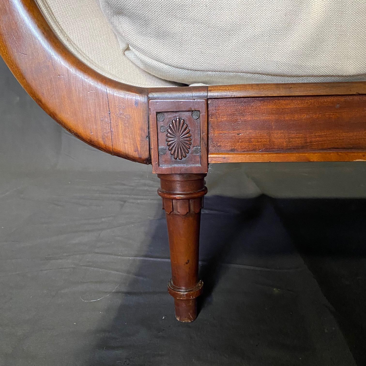 Französisch Antique Louis XVI Swan Hals Daybed oder Chaise Lounge mit New Polsterung  im Angebot 8