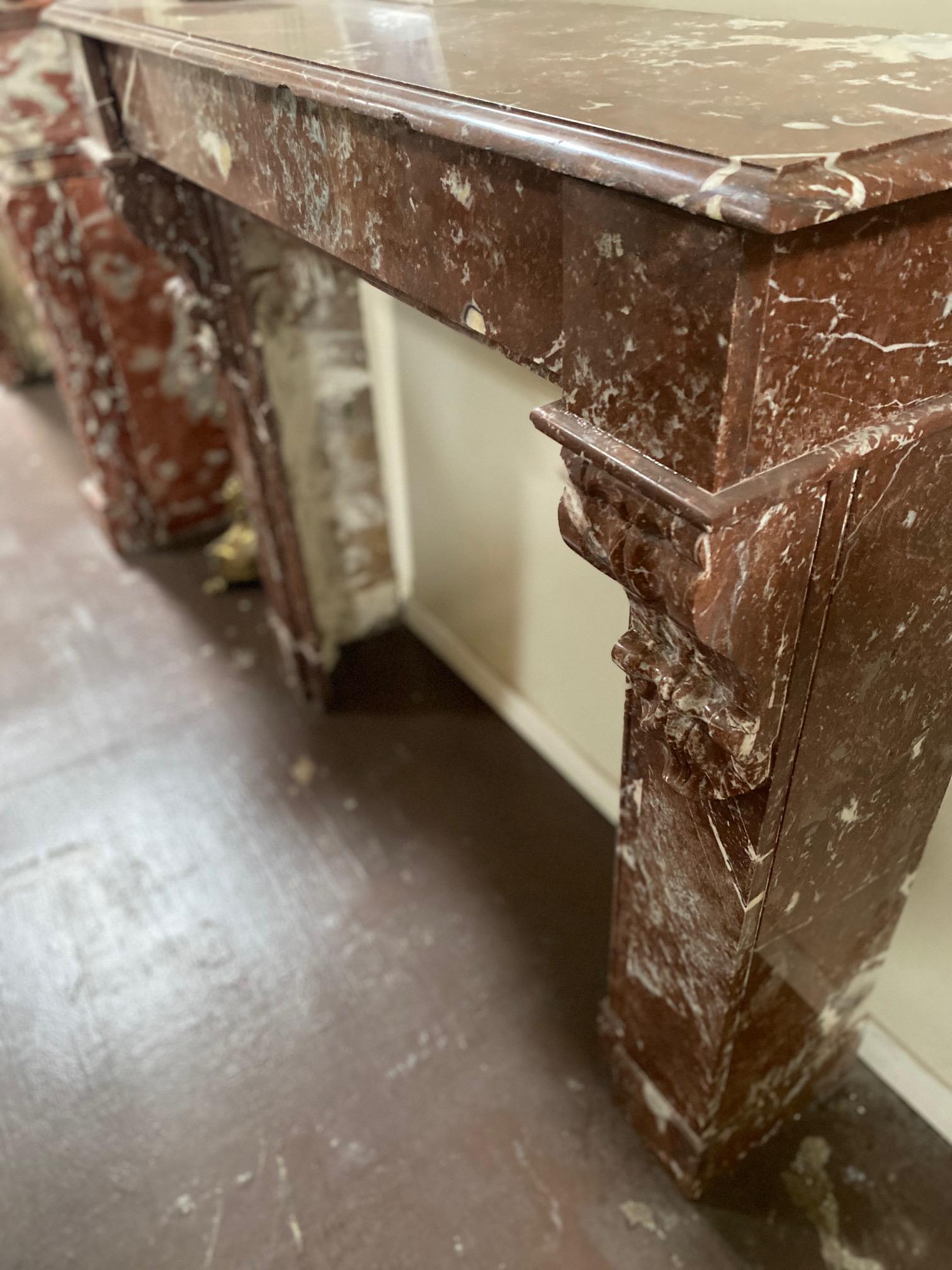 French Antique Marble Mantel In Good Condition In Dallas, TX