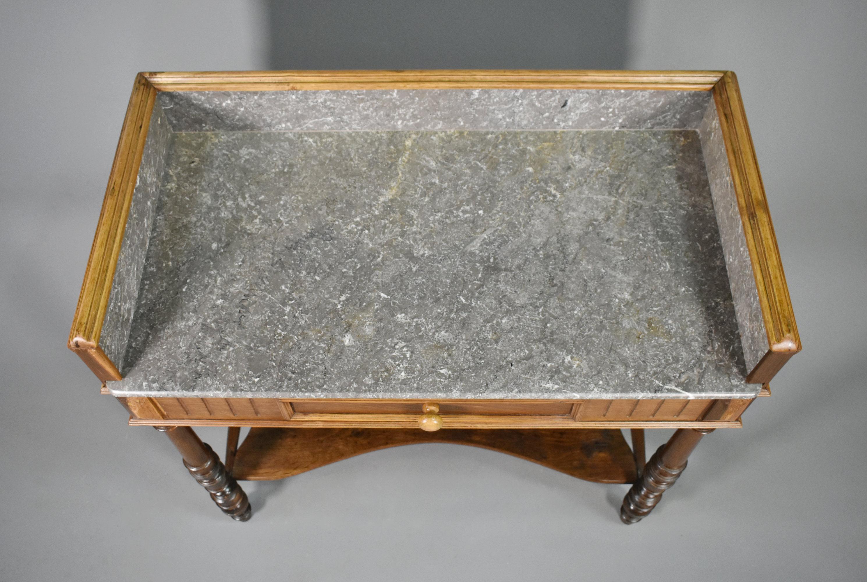 Lucidato Lavabo Antique French in marmo e Oak in vendita