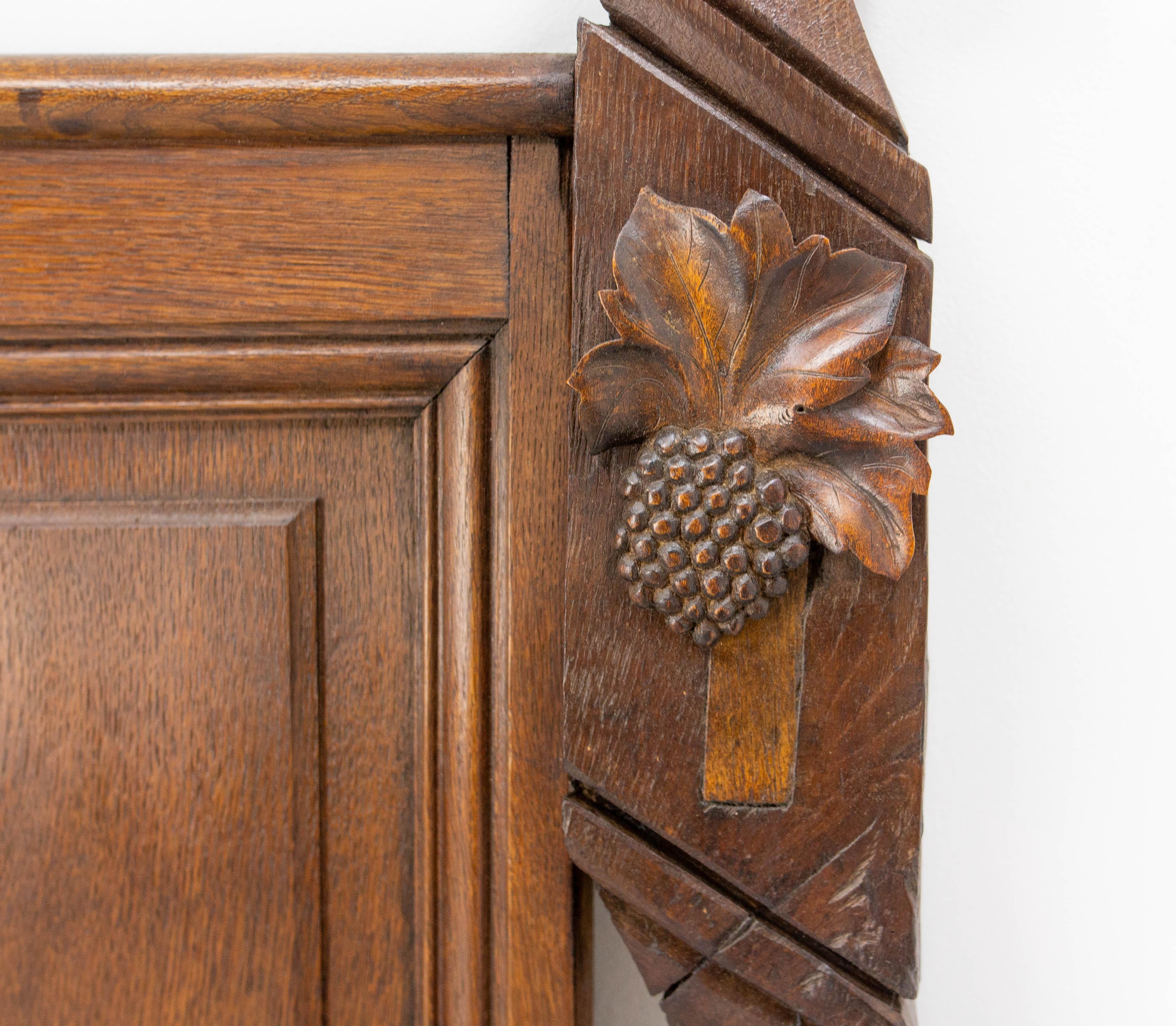 Antique French Massive Oak Oak Head Board Assembled for King Size Bed circa 1960 en vente 2