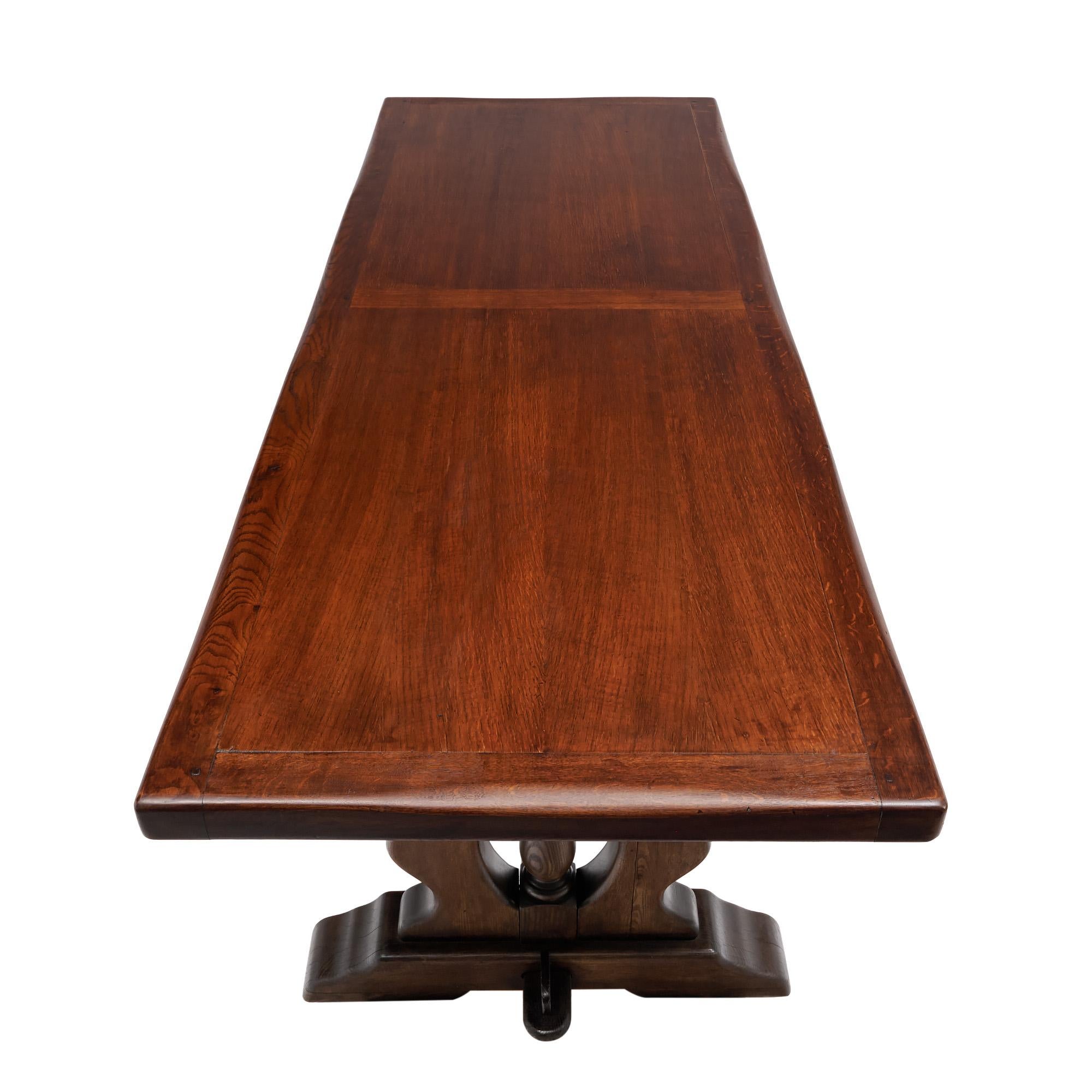 Noyer French Antique Monastery Table en vente