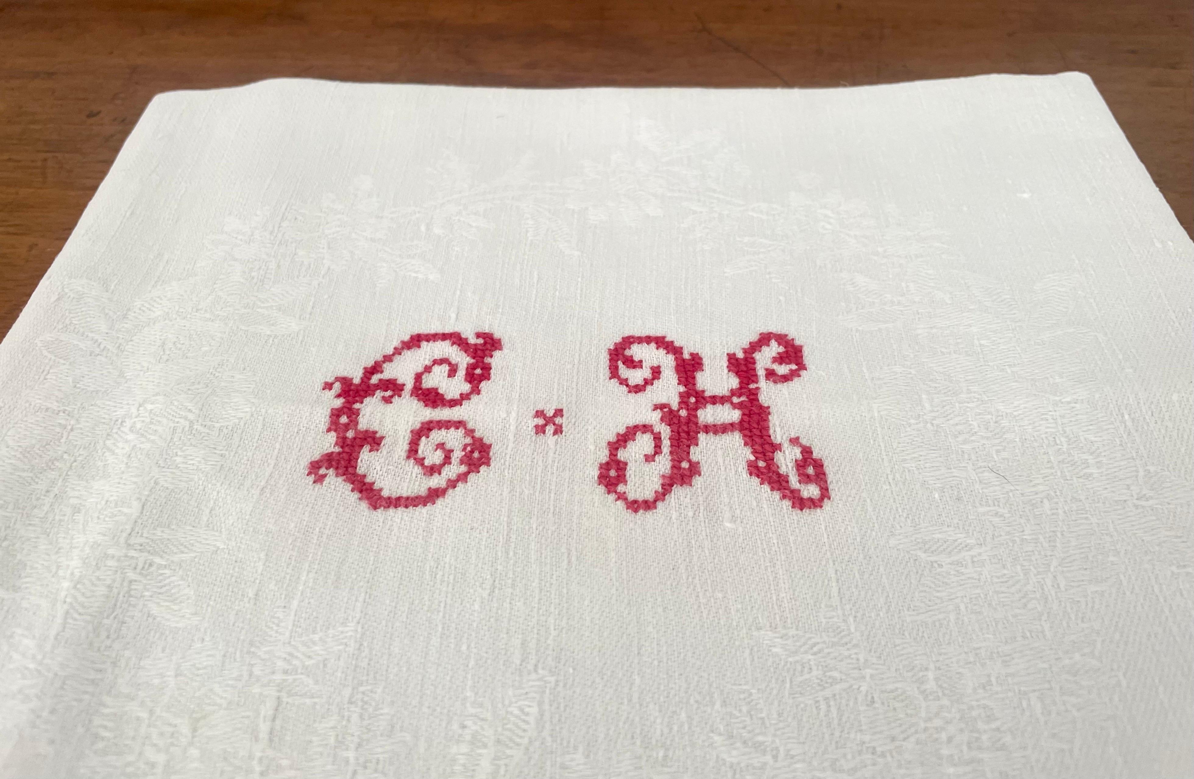 20th Century French Antique Monogrammed Embroidered Damask White Tablecloth & Its 12 Napkins For Sale