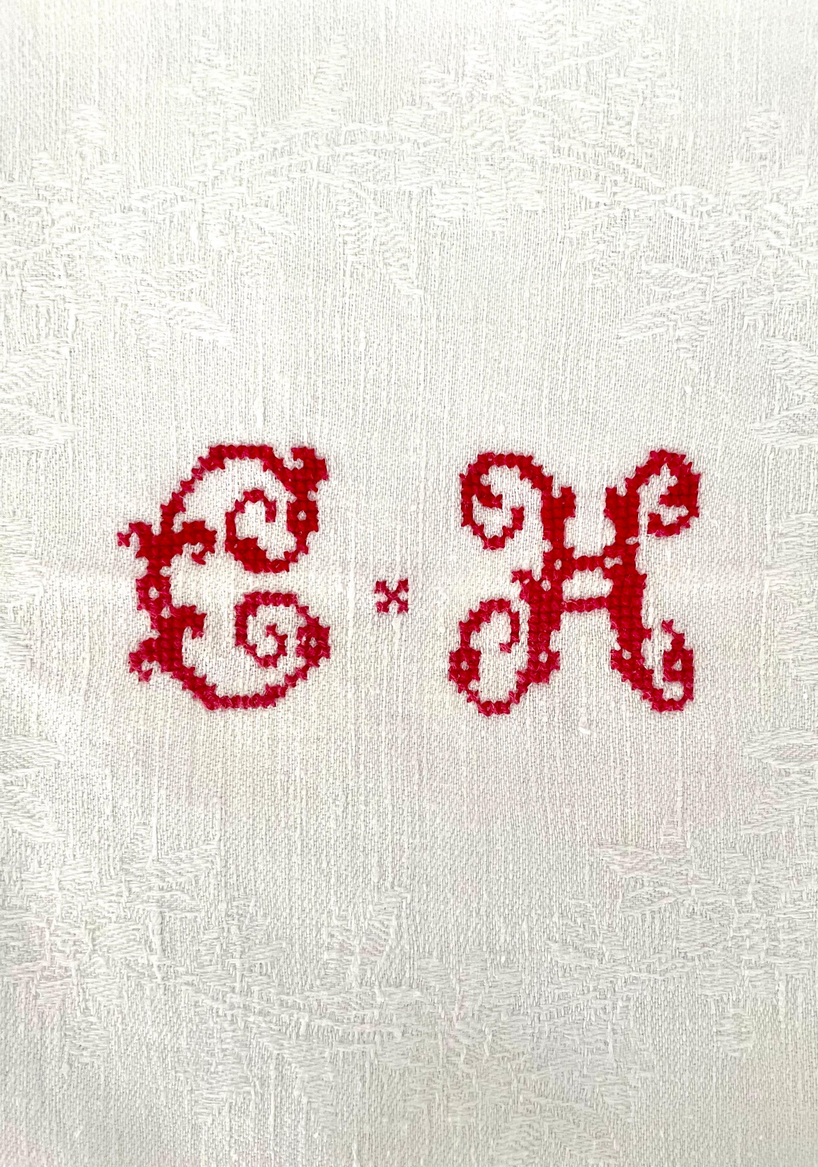 French Antique Monogrammed Embroidered Damask White Tablecloth & Its 12 Napkins For Sale 1