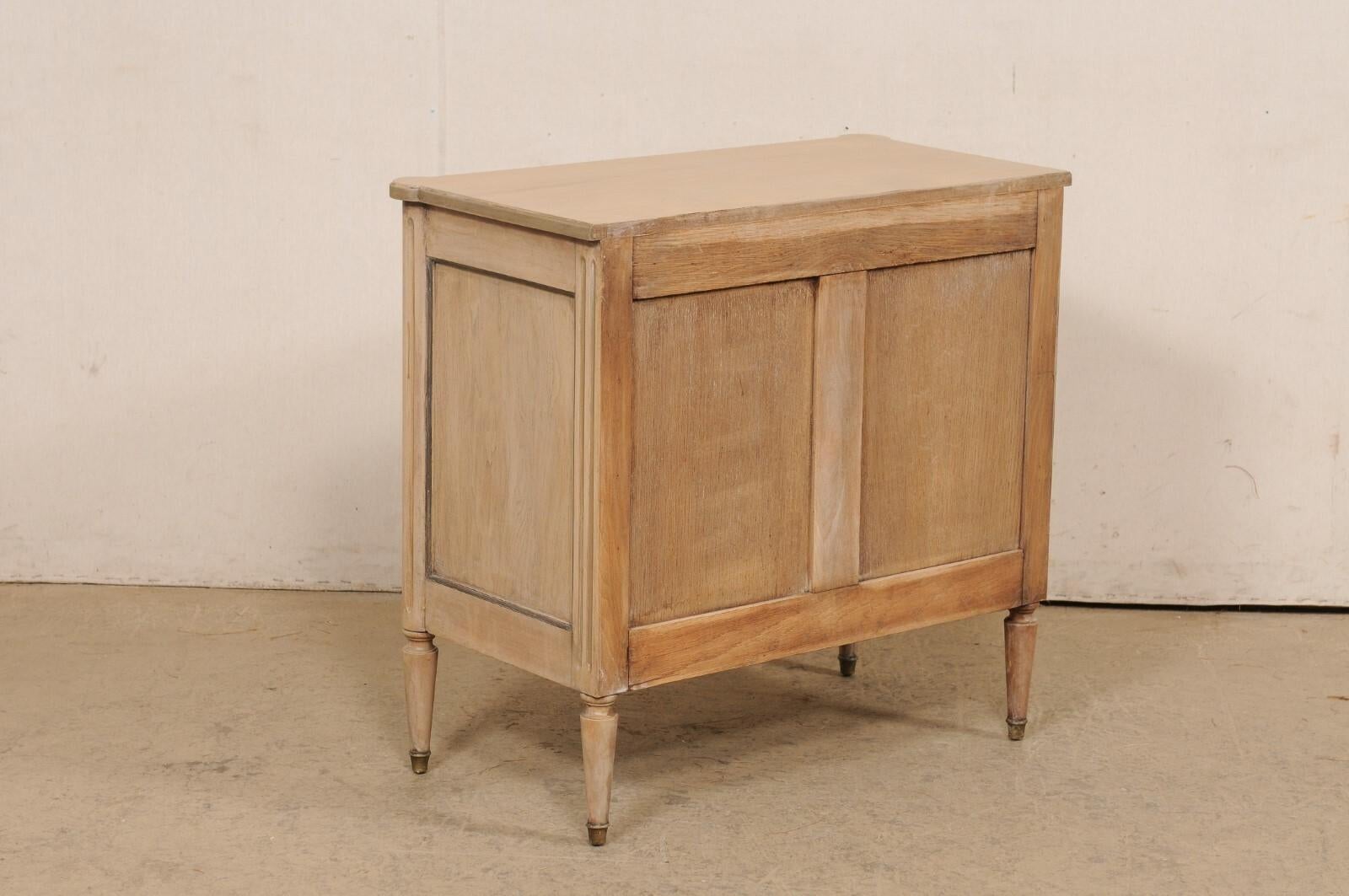 French Antique Neoclassic Style 3-Drawer Commode, Cute Size! For Sale 4