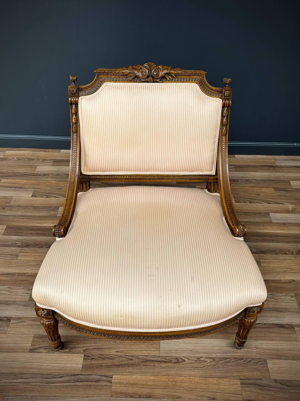 American French Antique Neoclassical Style Slipper Chair For Sale