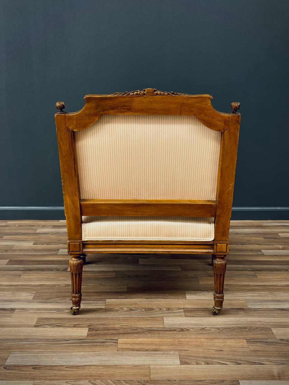 French Antique Neoclassical Style Slipper Chair For Sale 3