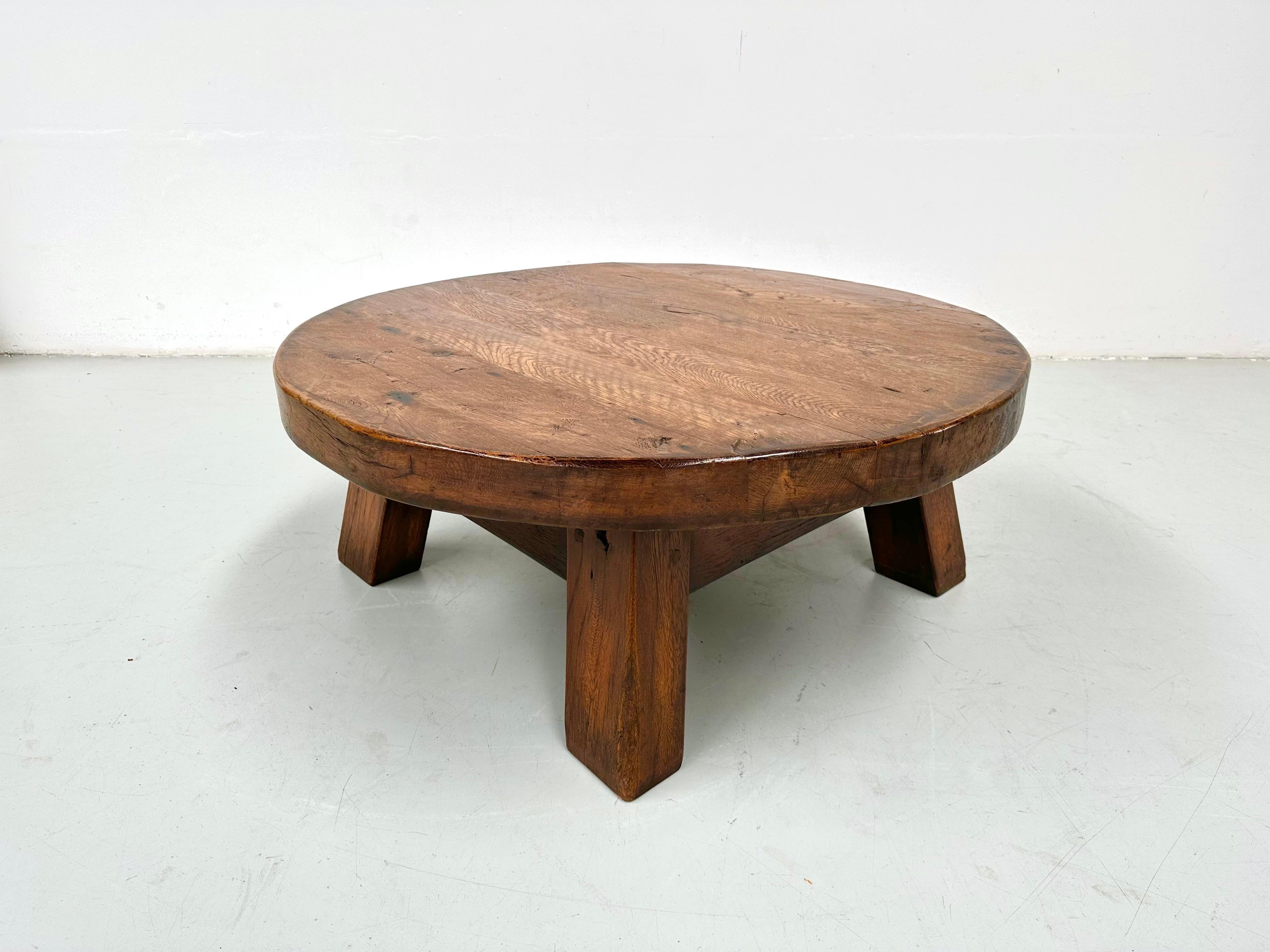 French Antique Oak Brutalist Round Coffee Table, 1920s. For Sale 7