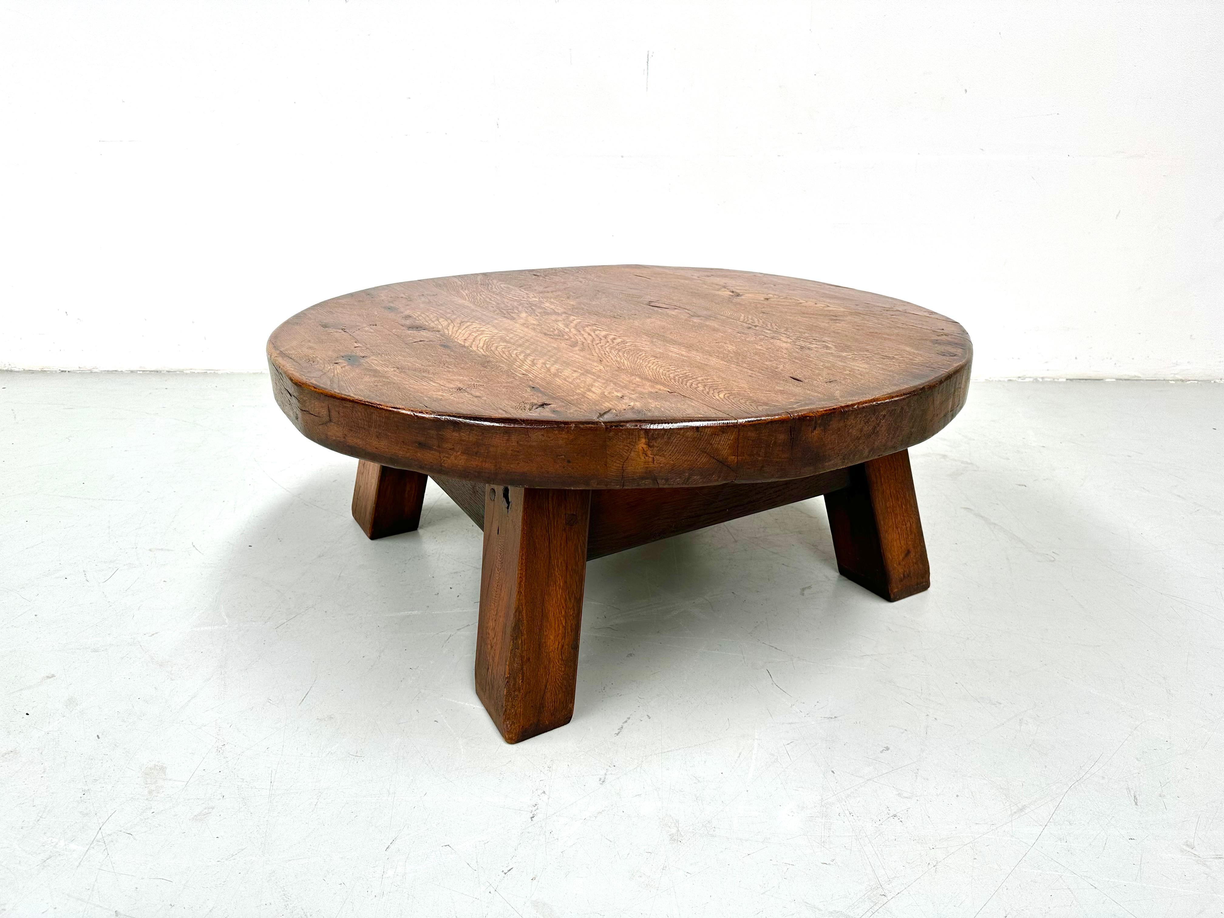 French Antique Oak Brutalist Round Coffee Table, 1920s. For Sale 10