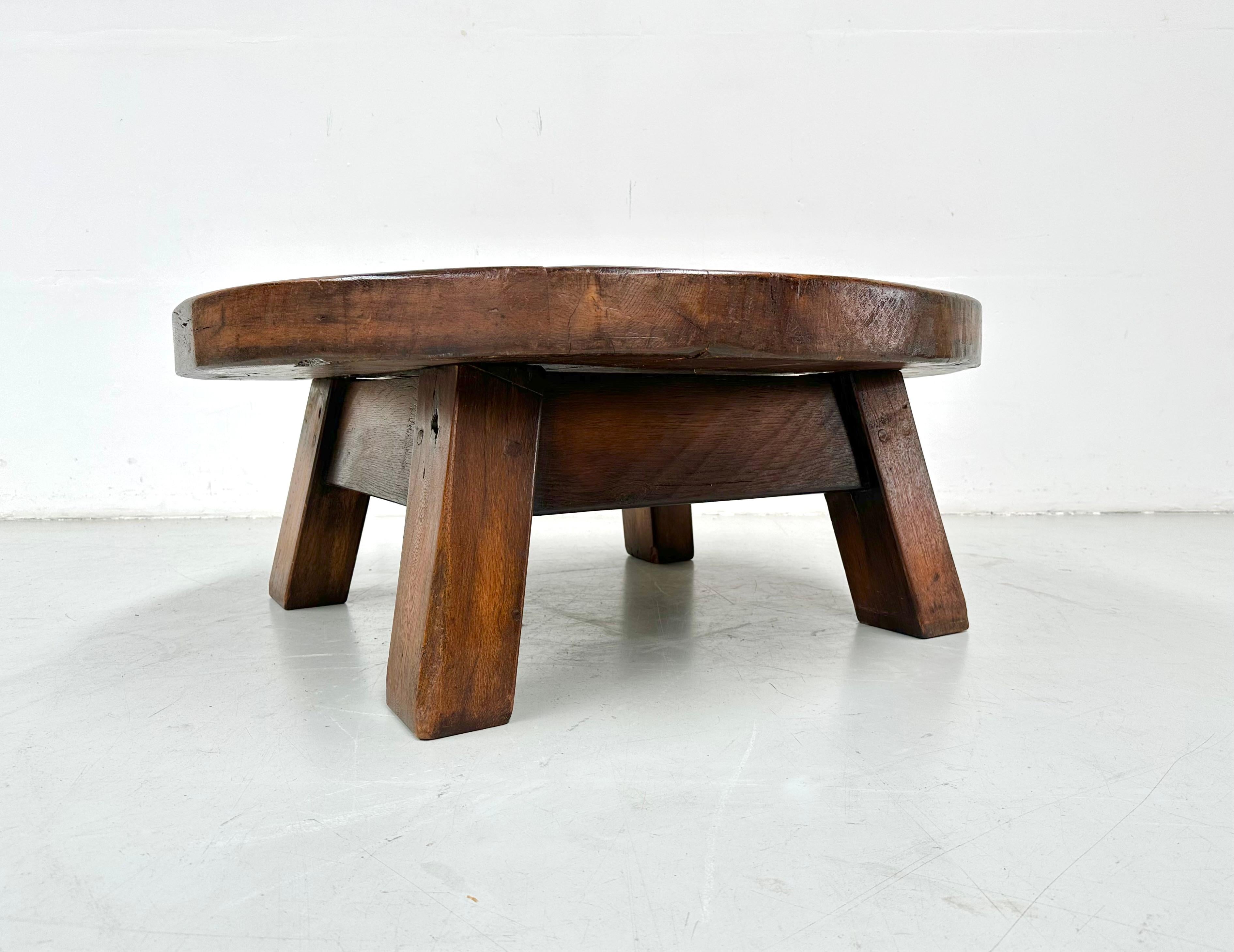 French Antique Oak Brutalist Round Coffee Table, 1920s. For Sale 11