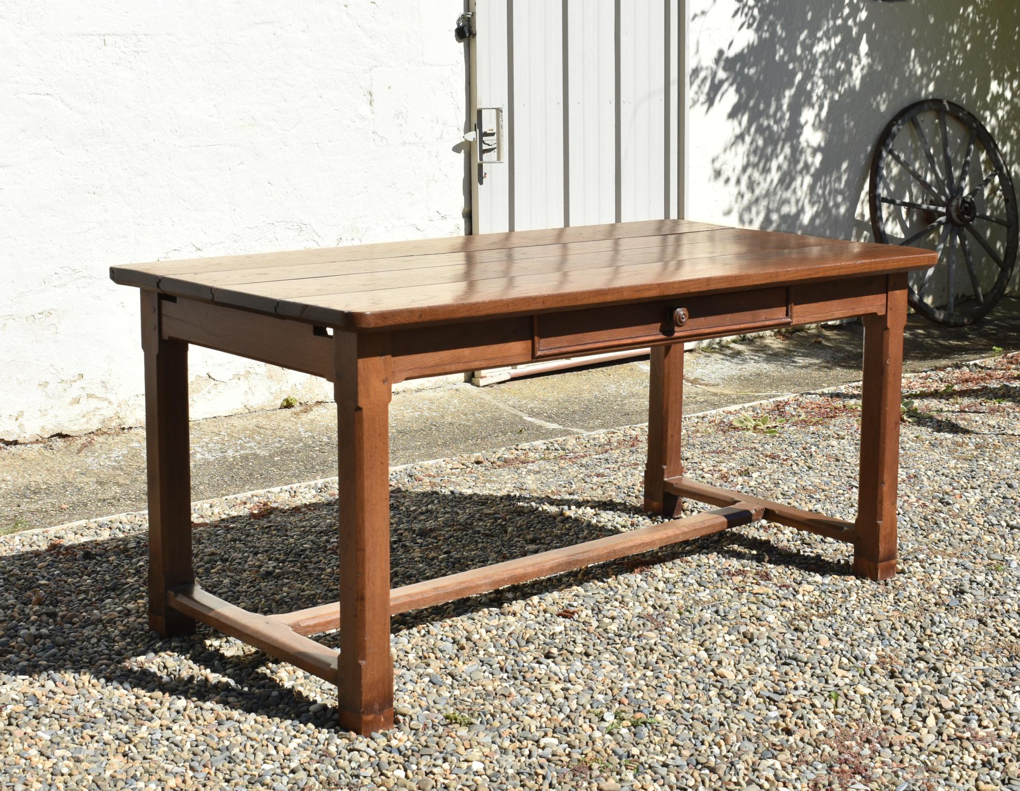 French Antique Oak Extending Farmhouse Table In Good Condition In SAINTE-COLOMBE, FR