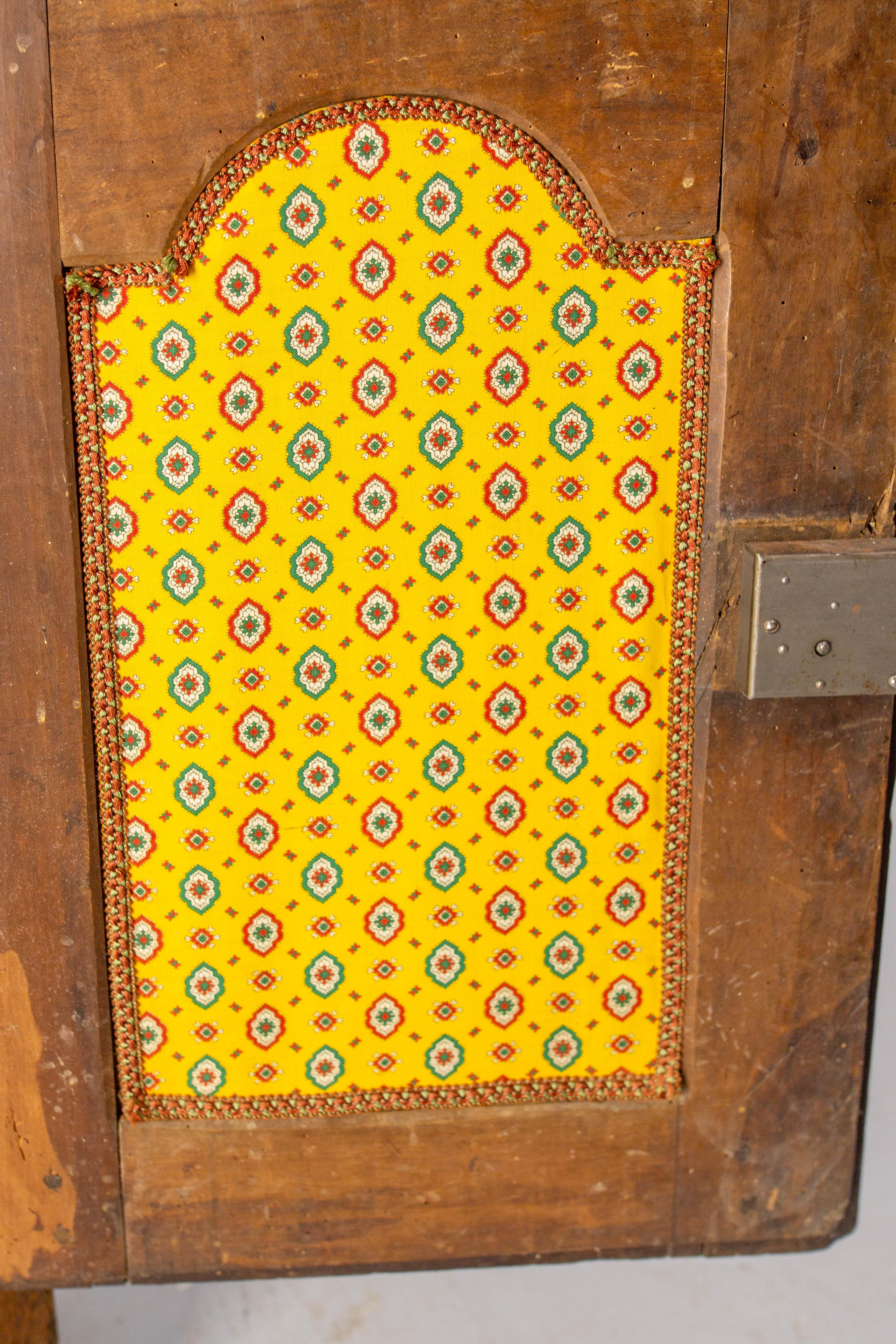Buffet Francés Antiguo de Roble y Hierro Forjado Estilo Campestre Siglo XVIII en venta 5