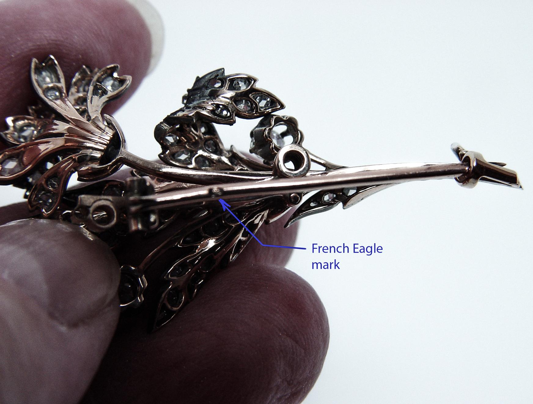 French Antique Old Mine Cushion Rose cut Diamond Lotus Brooch 18K Gold Estate en venta 1