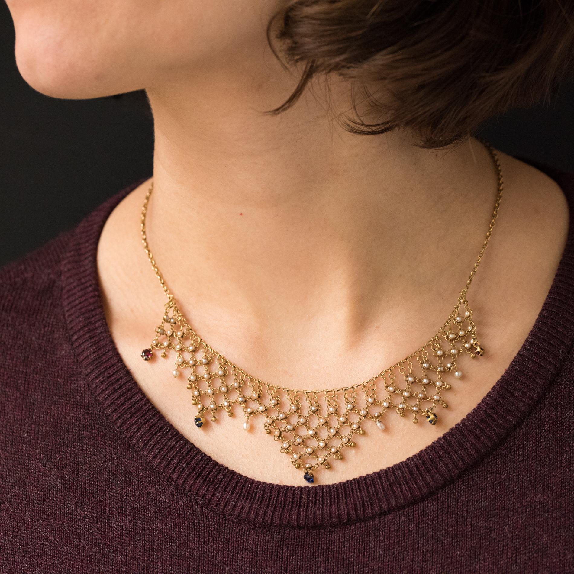 Collier franais ancien en or orn de perles ajoures, saphirs et rubis Pour femmes en vente