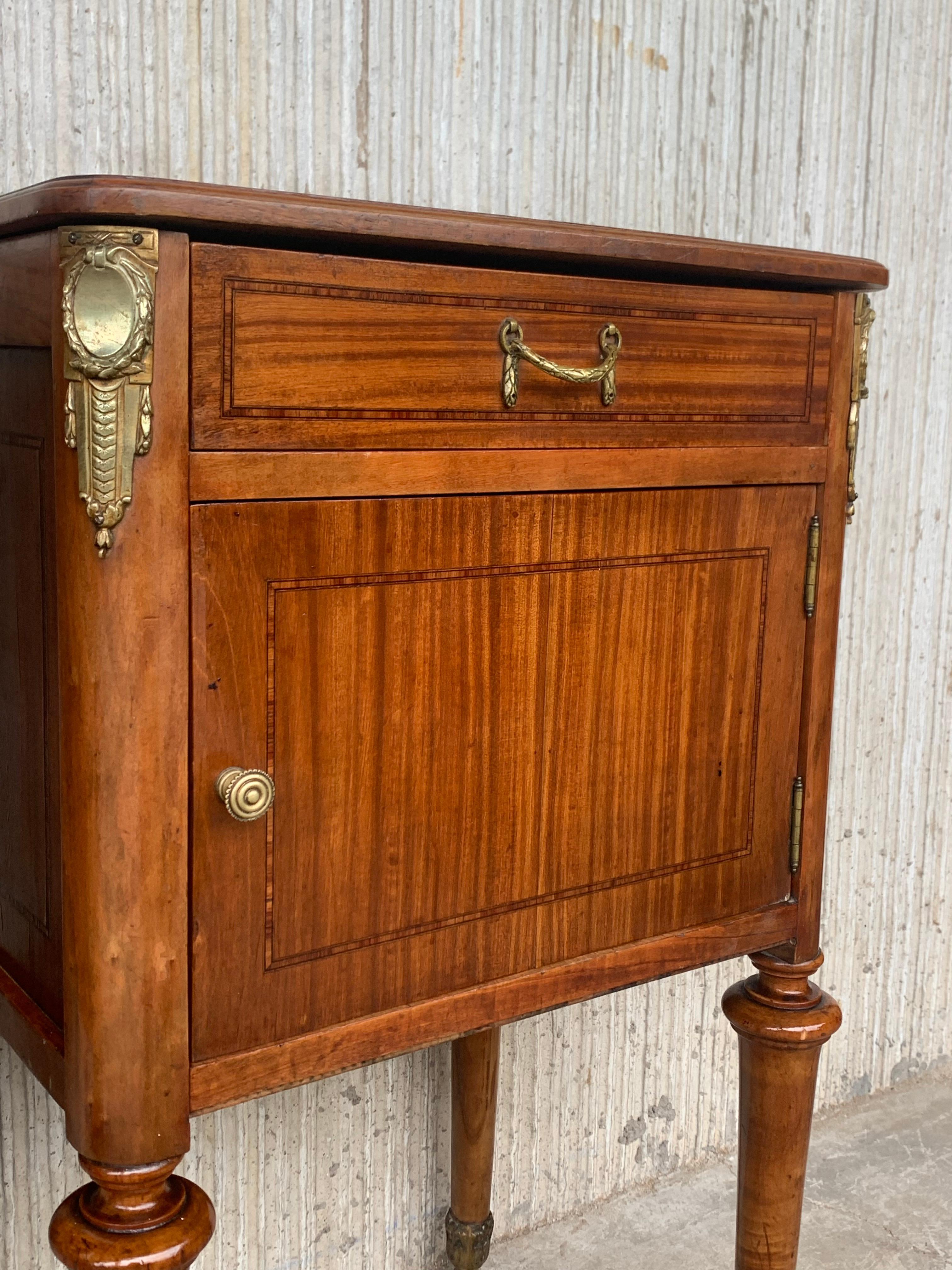 French Antique Pair of Bedside Tables or Cabinet, Nightstands, circa 1890 In Good Condition In Miami, FL