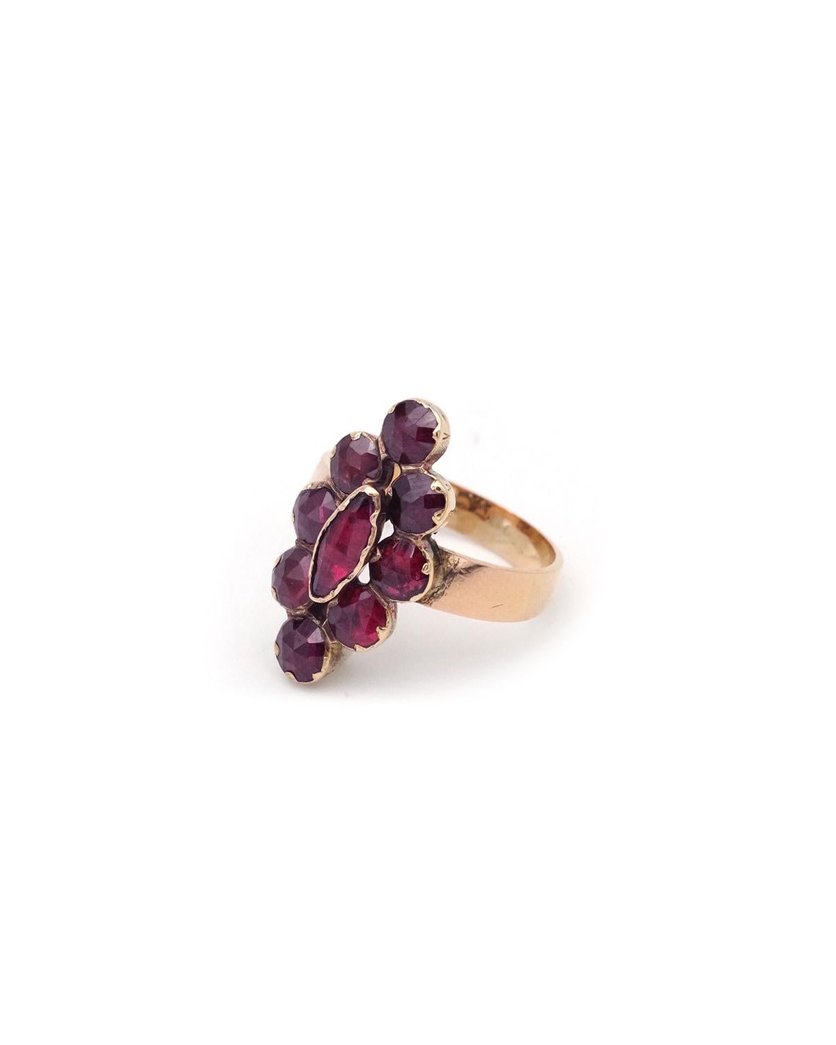 Französischer antiker Perpignan Granat-Navette-Ring aus 18 Karat Roségold, regionaler Schmuck im Angebot 2