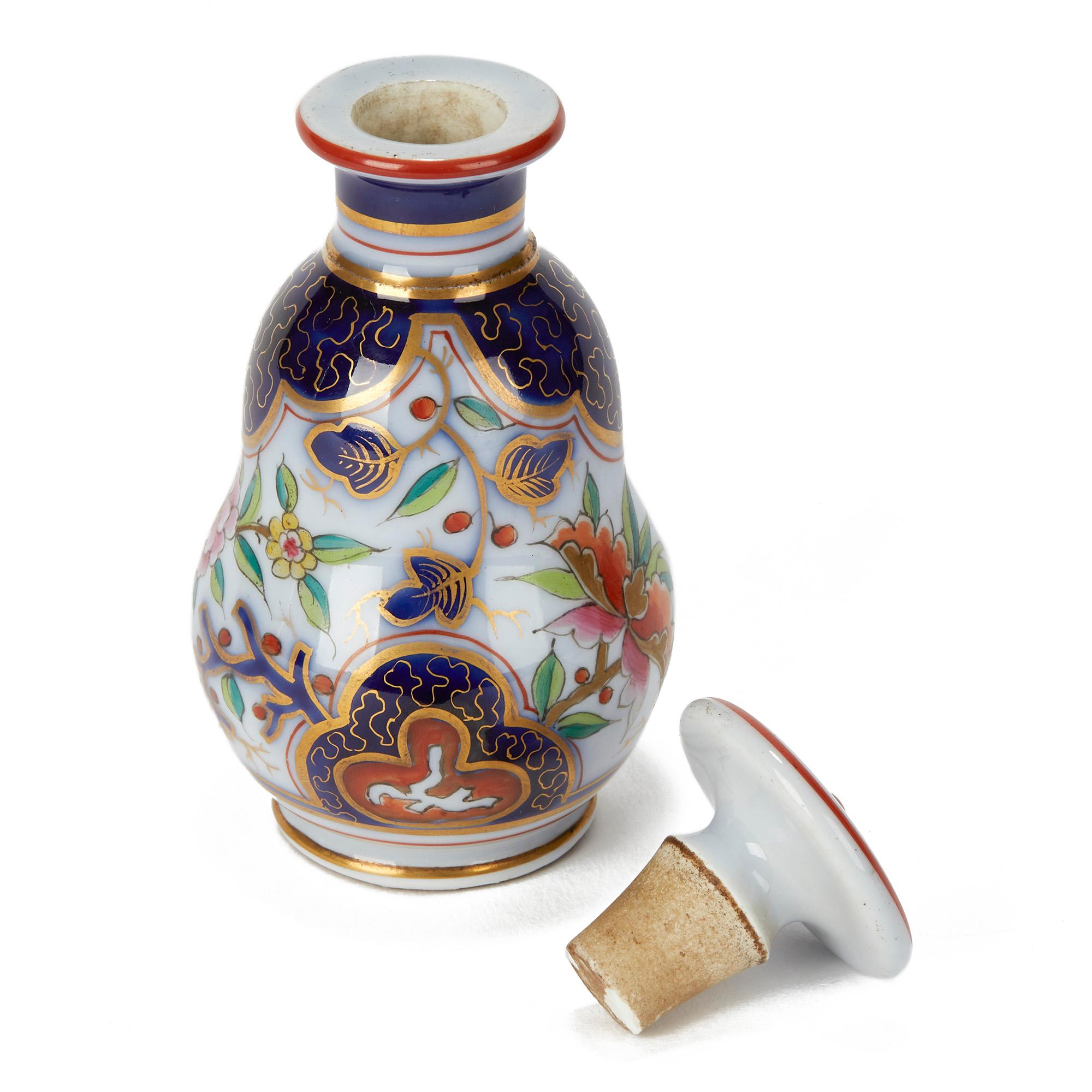 French Antique Porcelain Imari Design Scent Bottle, 19th Century For Sale 1