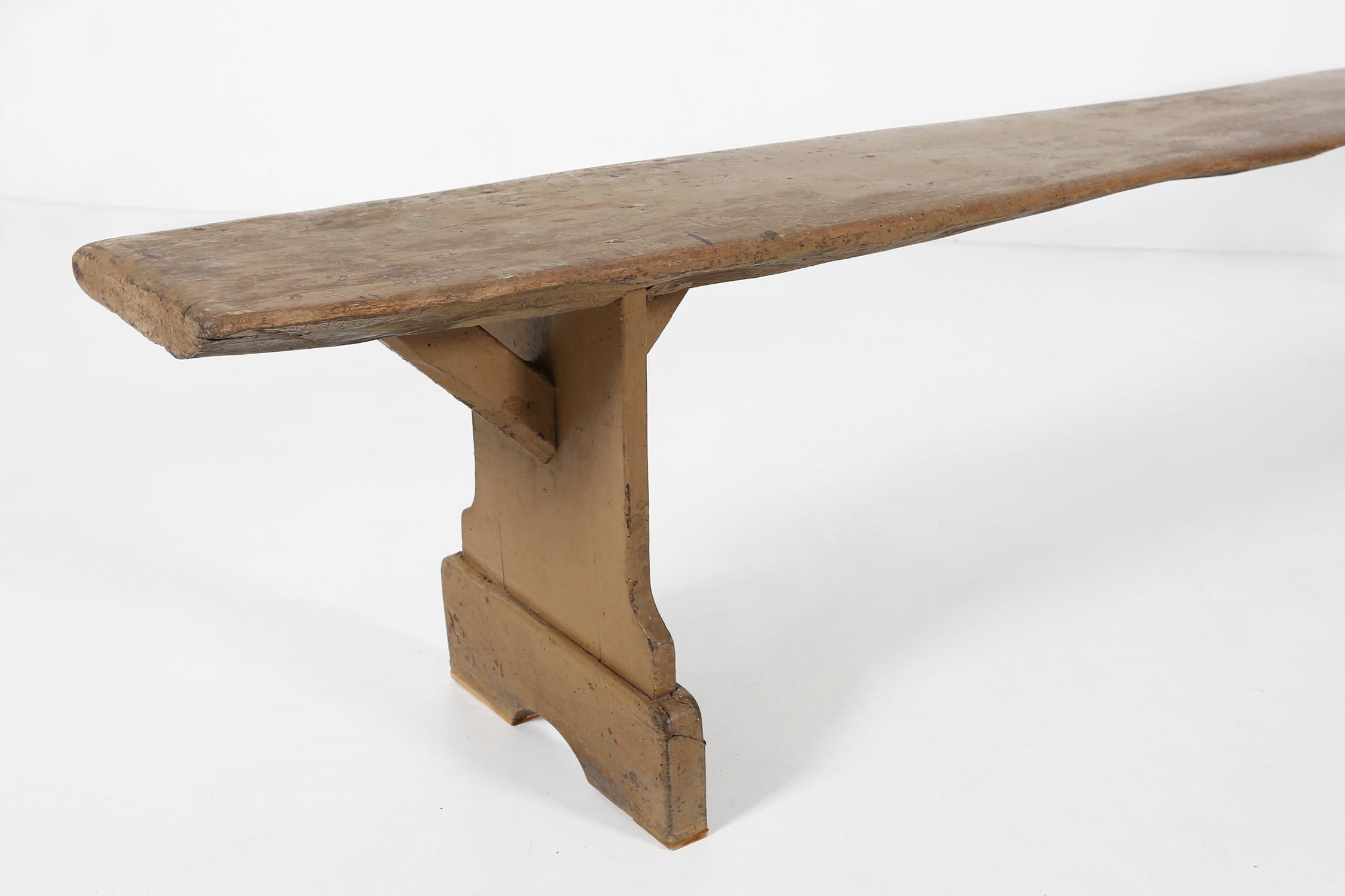 Banc en bois ancien et primitif avec belle patine en vente 6