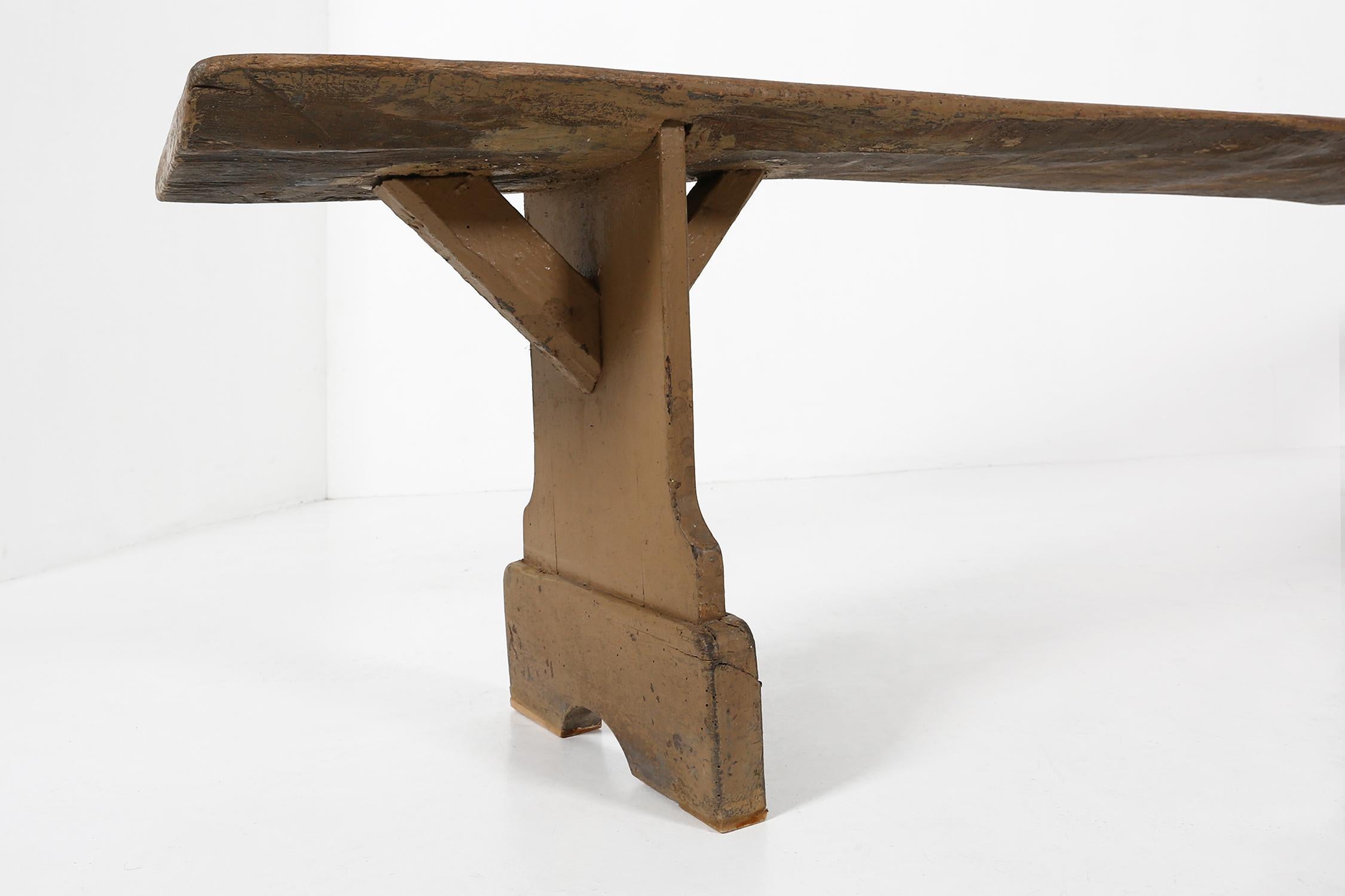 Rustique Banc en bois ancien et primitif avec belle patine en vente