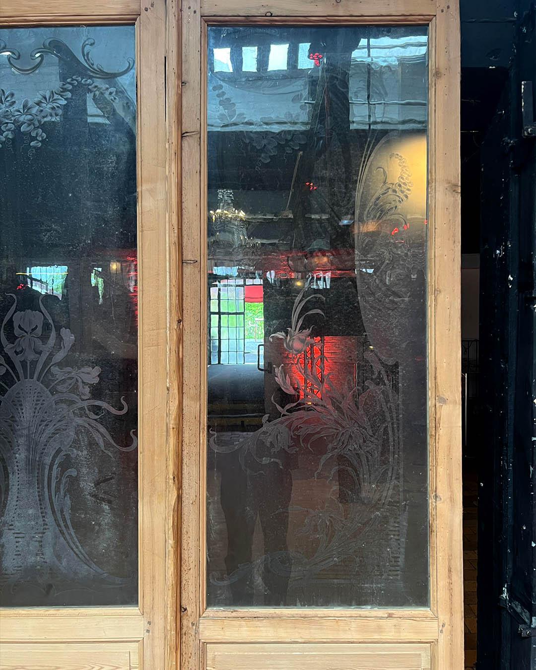 French Antique Quadriptych Louvered Shutters with Carved Motifs, Early 20th Cent For Sale 3