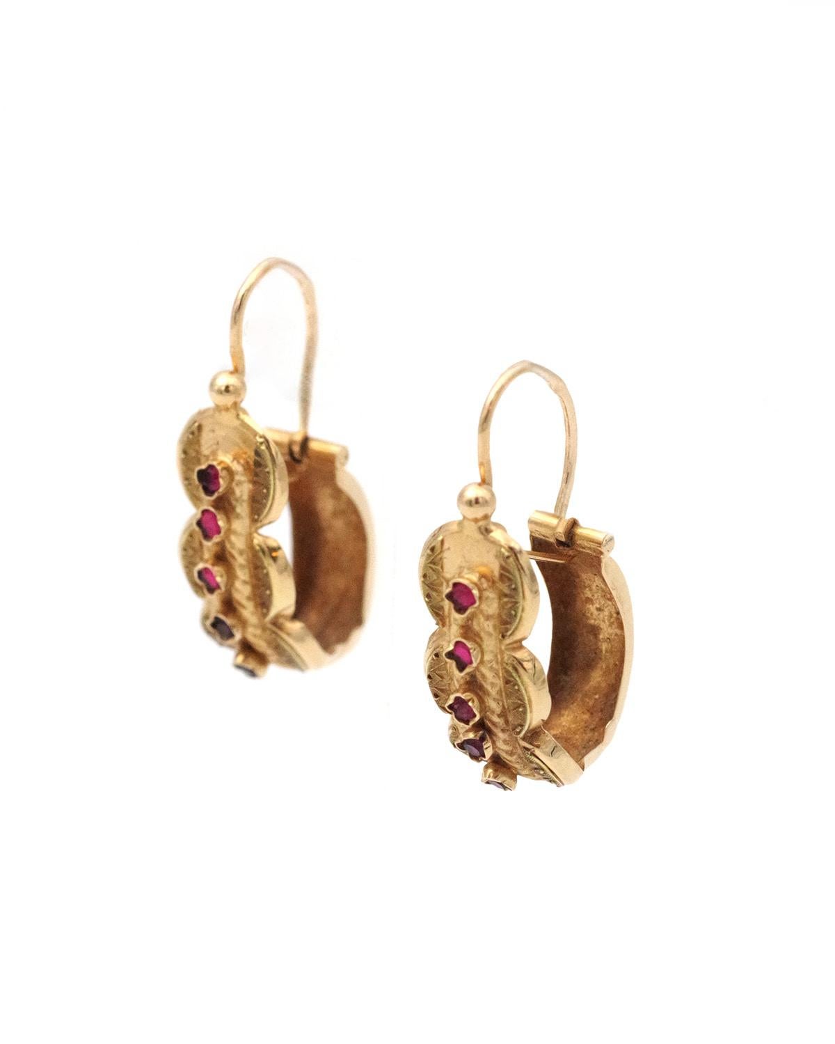Orecchini a briquet poissardes in oro 18 carati di Antique French in vendita 1